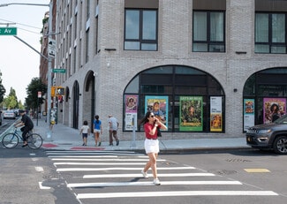 Brooklyn, NY Retail - 210 Greenpoint Ave Brooklyn, NY Retail - 210 Greenpoint Ave
