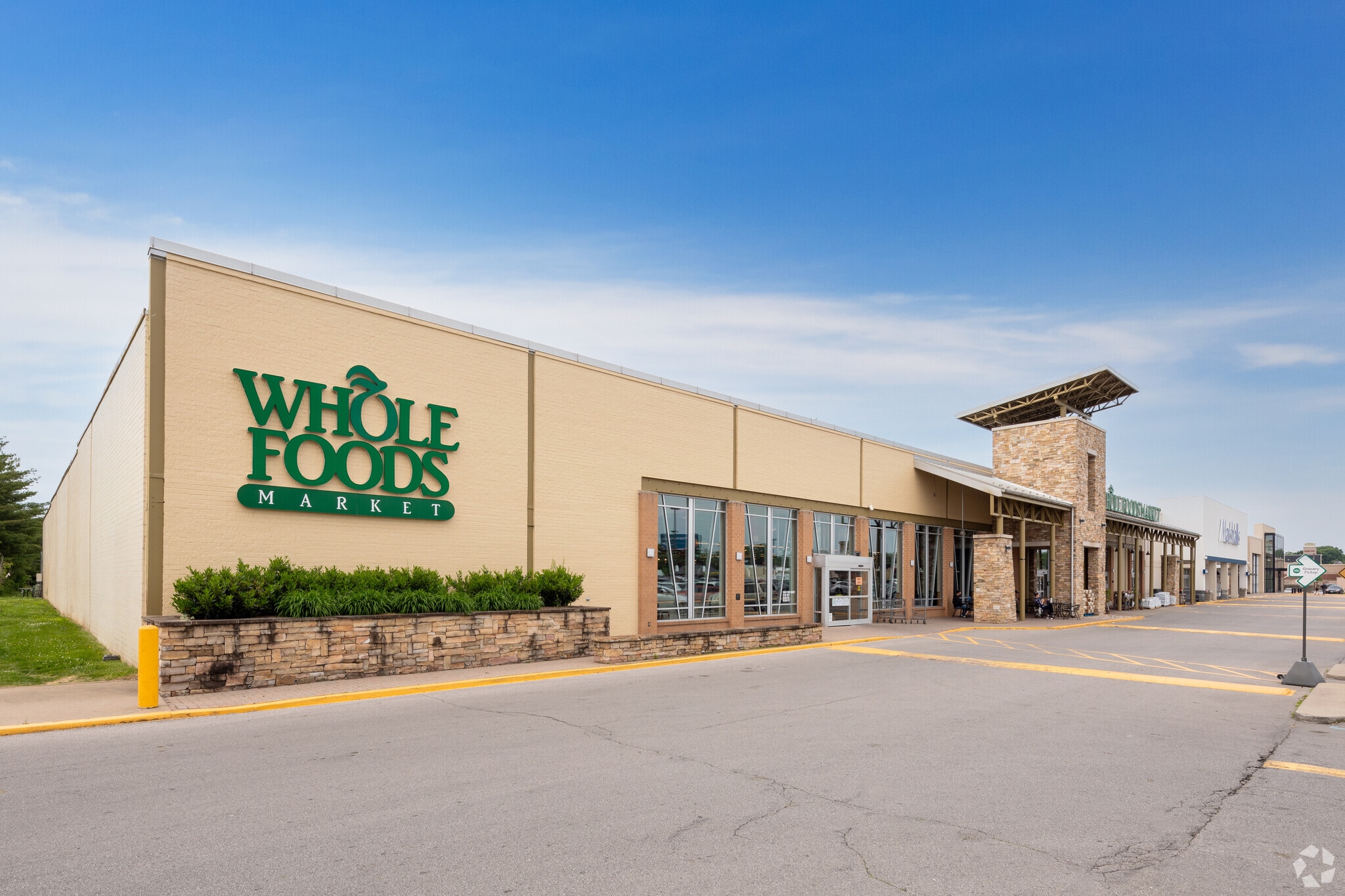 4900 Shelbyville Rd, Louisville, KY for Rent