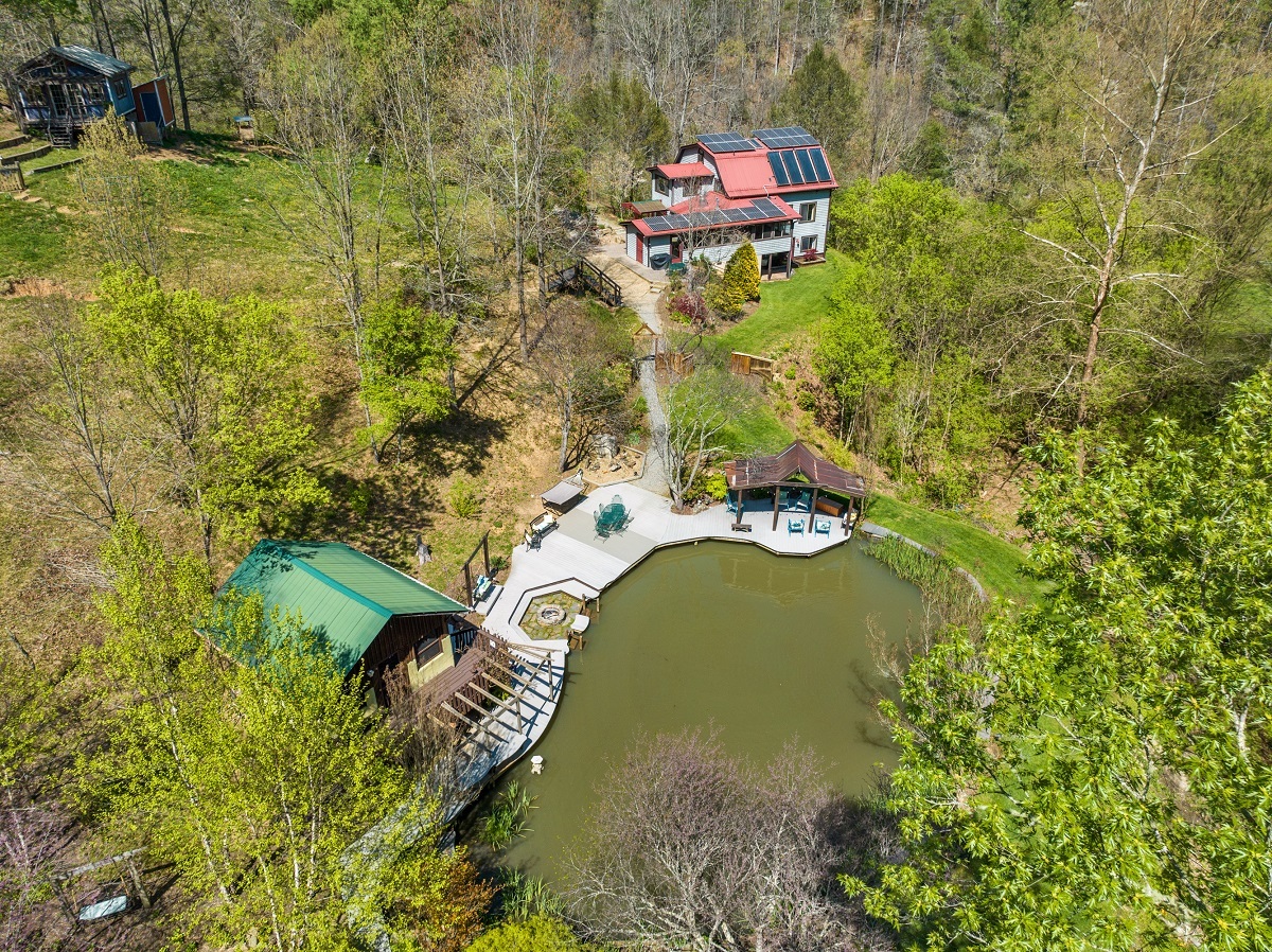 3717 Bend of Ivy Road, Marshall, NC for Sale