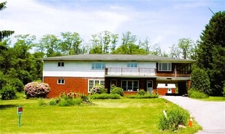 Carrolltown, PA Apartments - 208 Theatre Rd