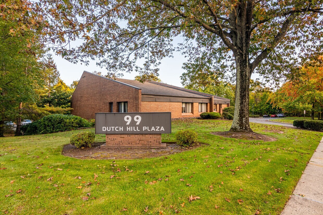 101-105 Dutch Hill Rd, Orangeburg, NY for Sale