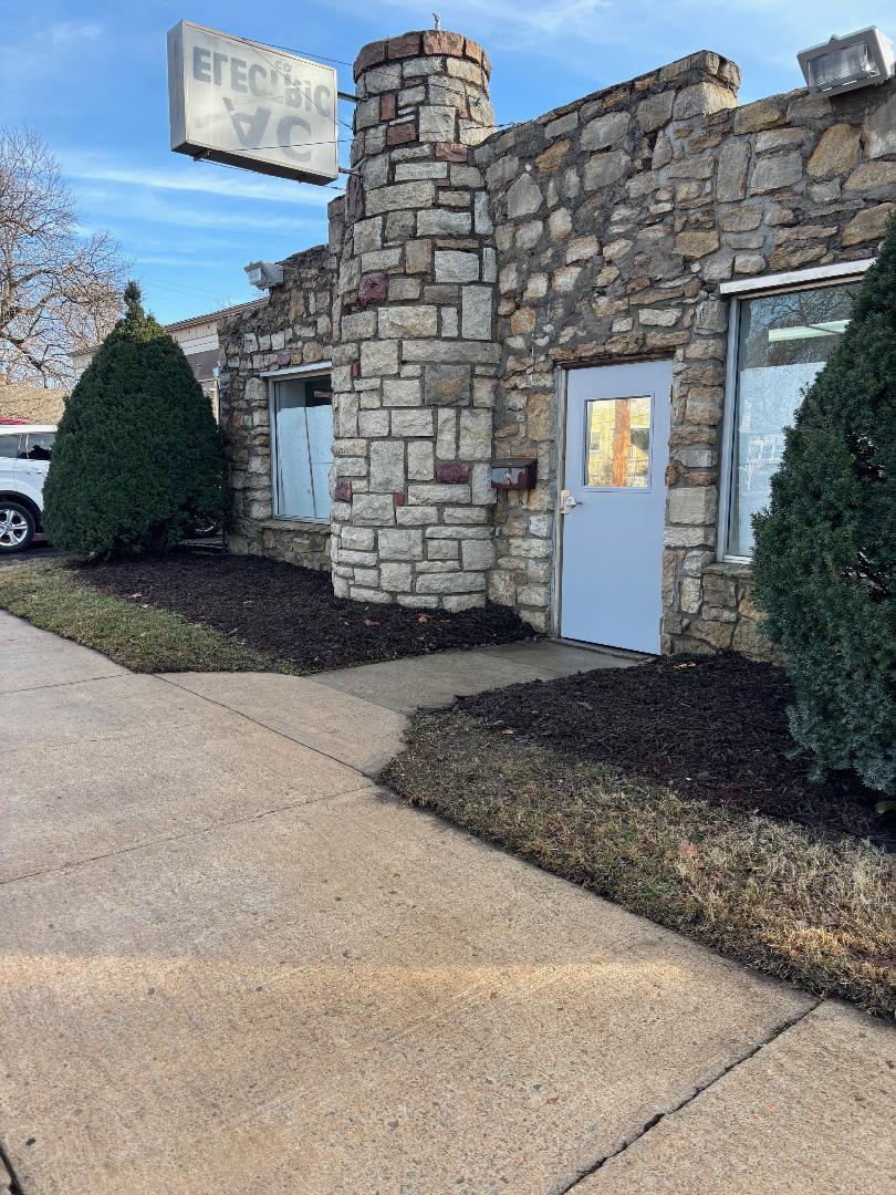 1931 NE Seward Ave, Topeka, KS for Sale