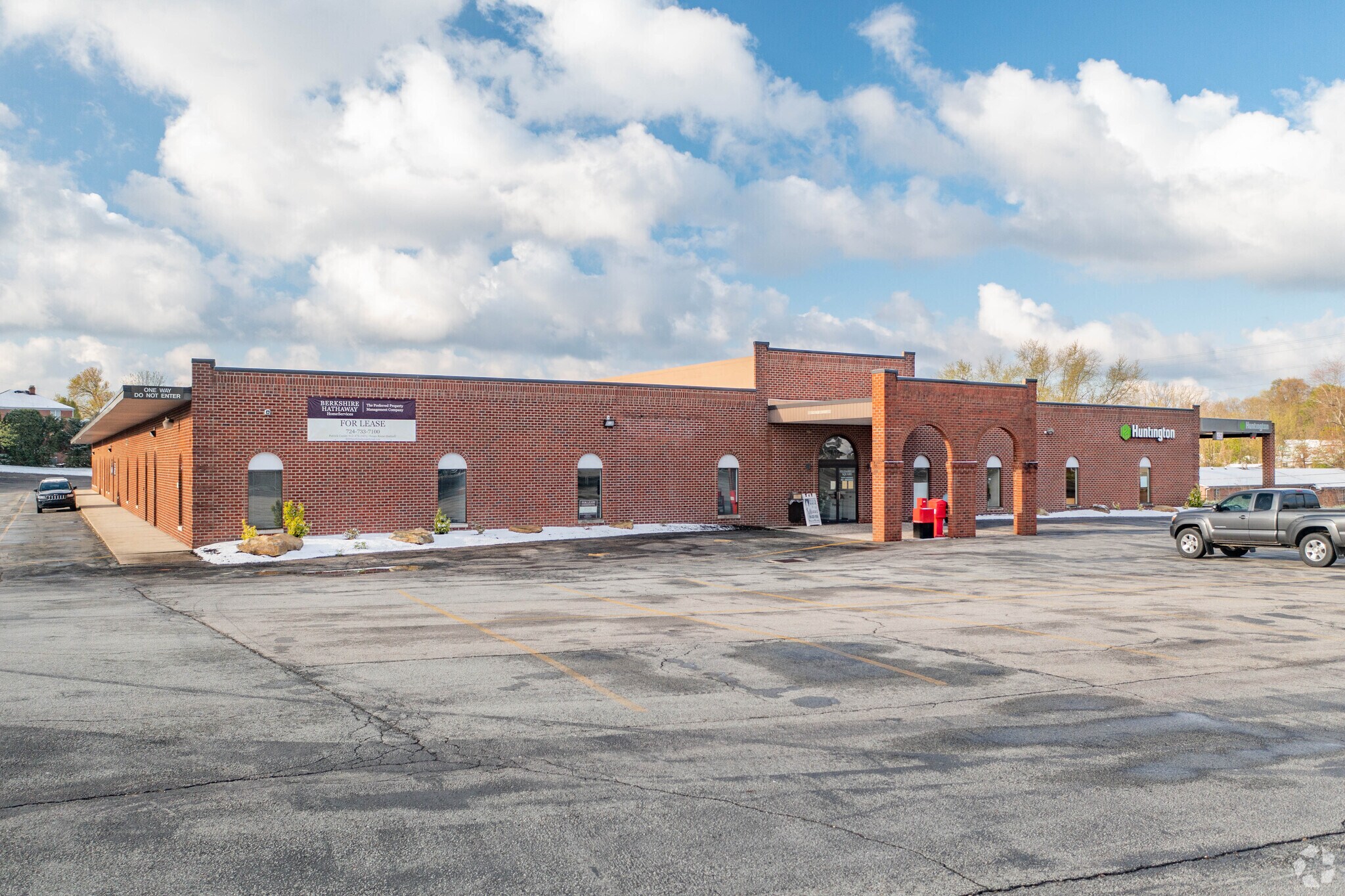 2300 Freeport Rd, New Kensington, PA for Rent