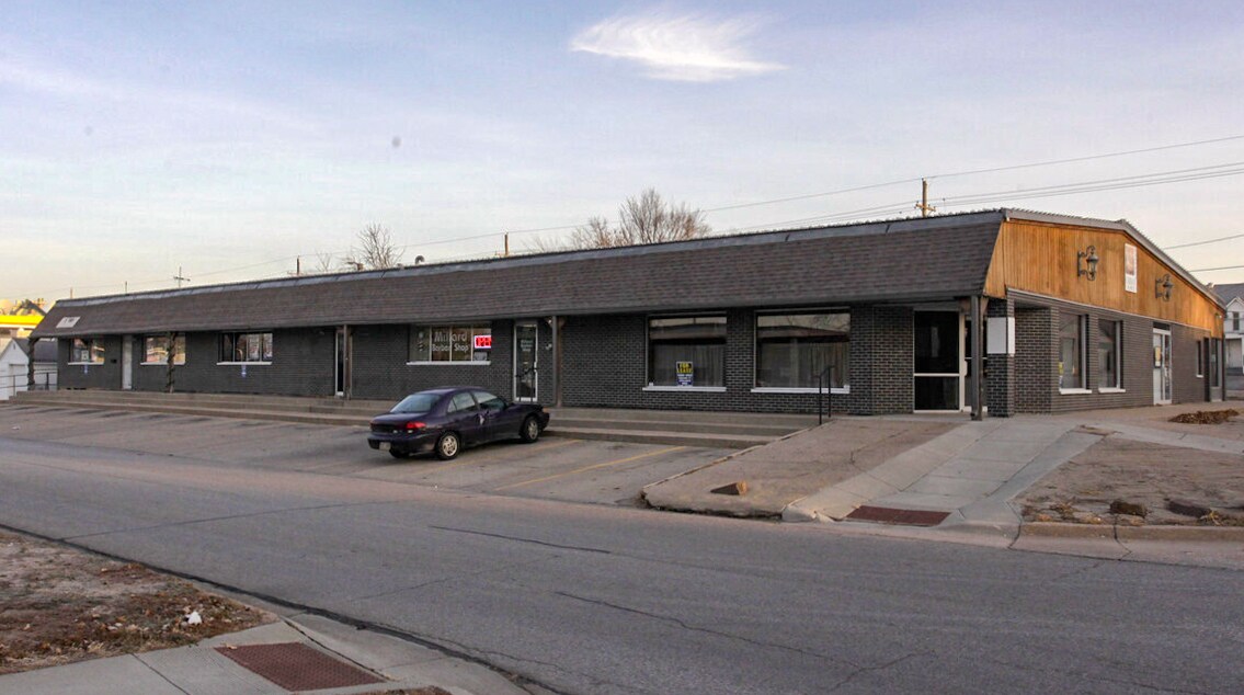 4917-4935 S 136th St, Omaha, NE for Rent