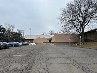 Farmington, MI Sports and Entertainment - 22777 Farmington Rd