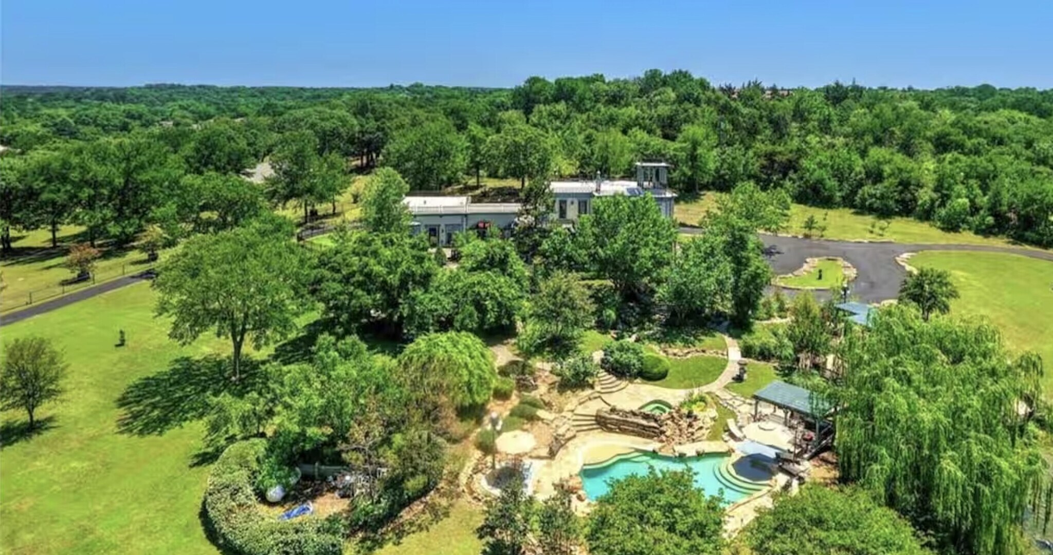 310 Ball Park Loop, Denison, TX for Sale