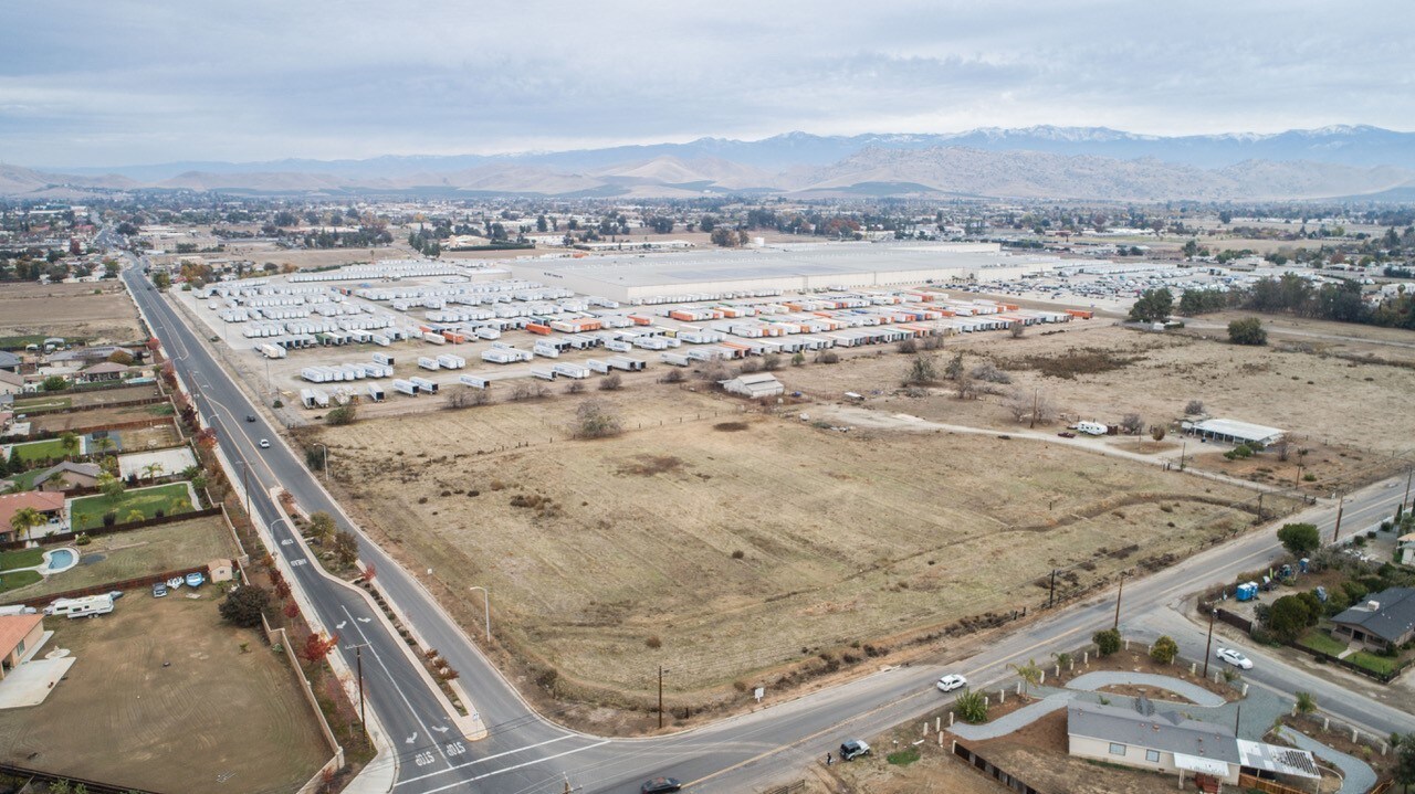 310 W Gibbons Ave, Porterville, CA for Sale