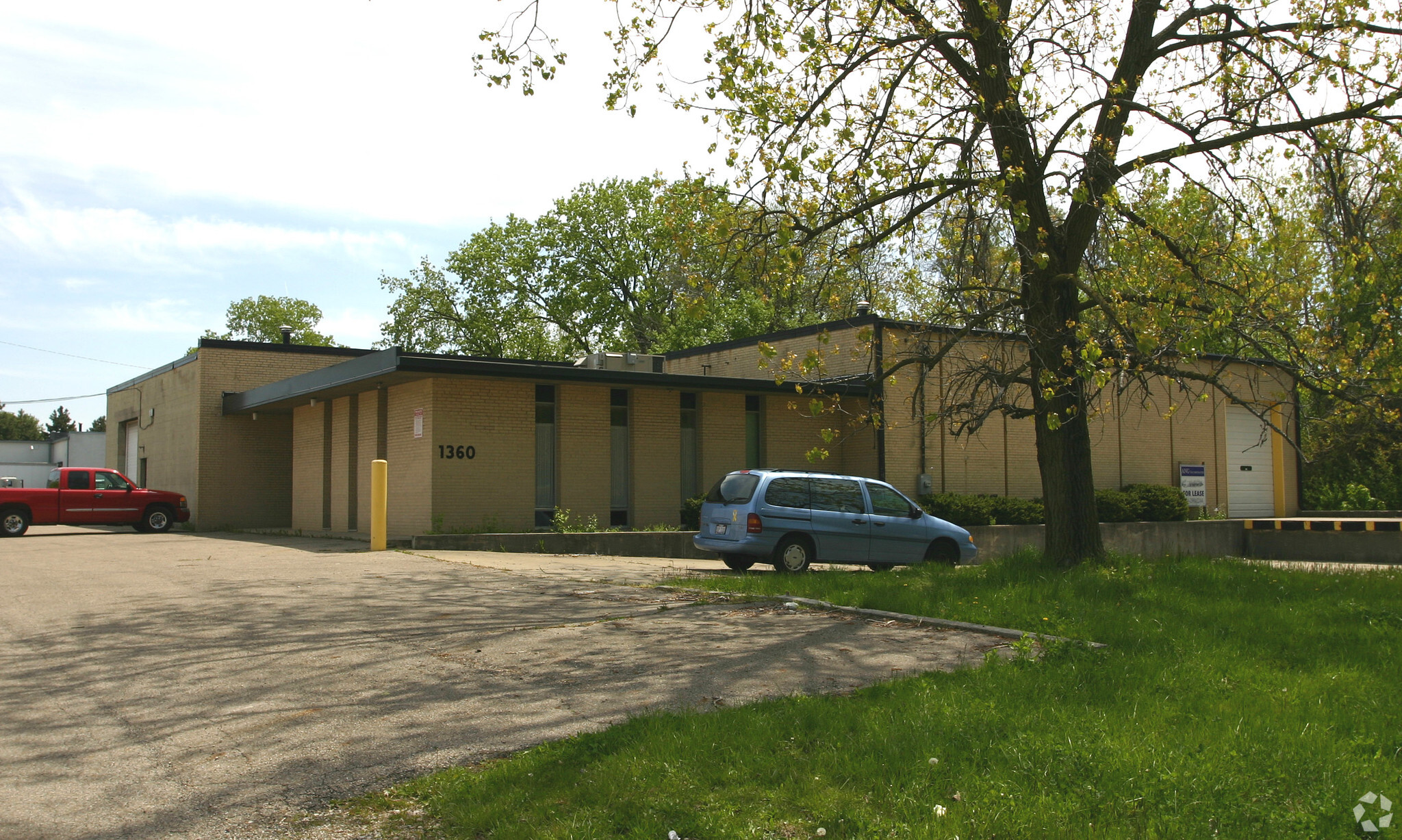 1360 Essex Ave, Columbus, OH for Rent