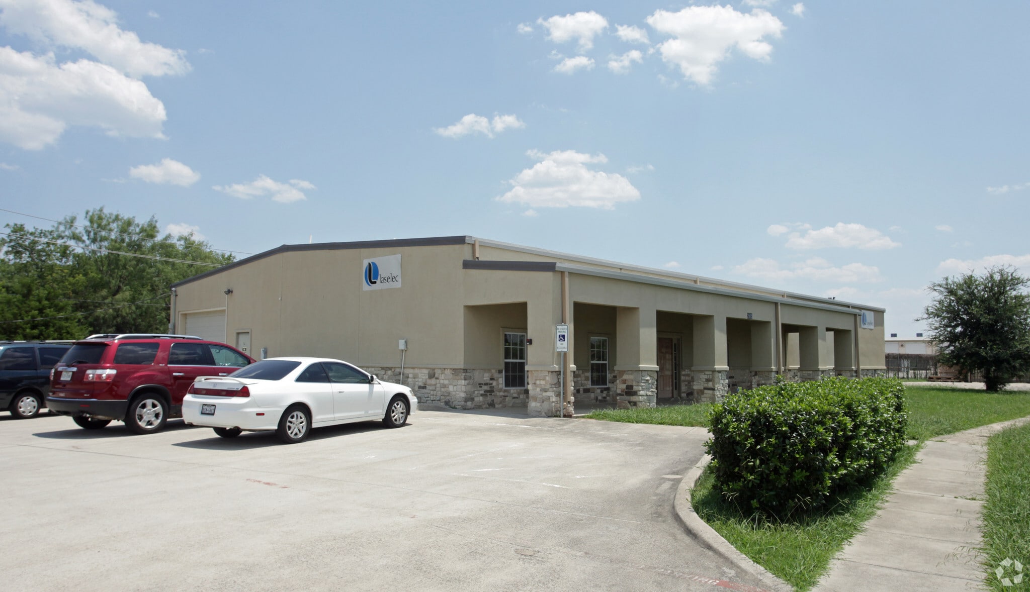 2605 Forum Dr, Grand Prairie, TX for Sale