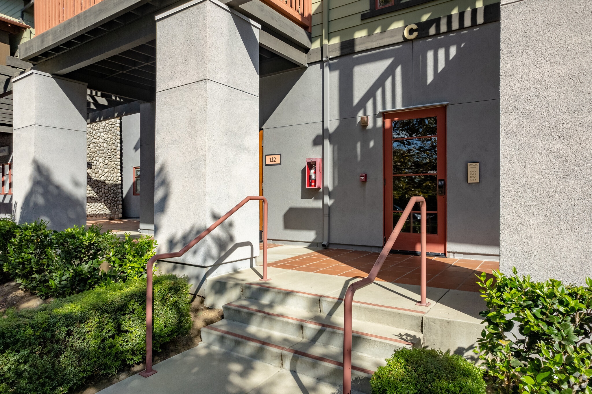 132-134 N Vermont Ave, Glendora, CA for Rent