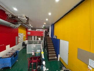 New York, NY Retail - 242 W 20th St