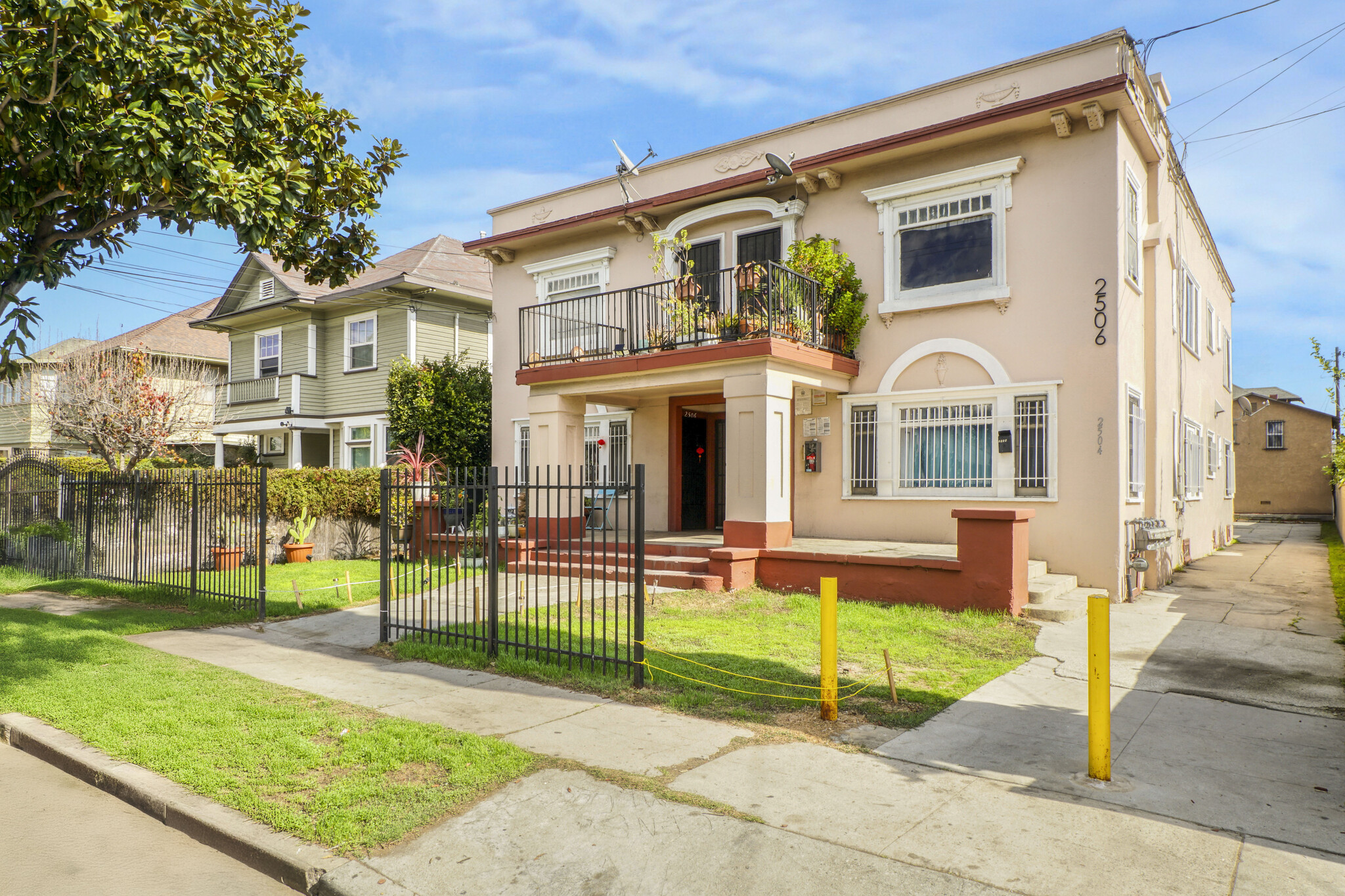 2506 S Budlong Ave, Los Angeles, CA for Sale