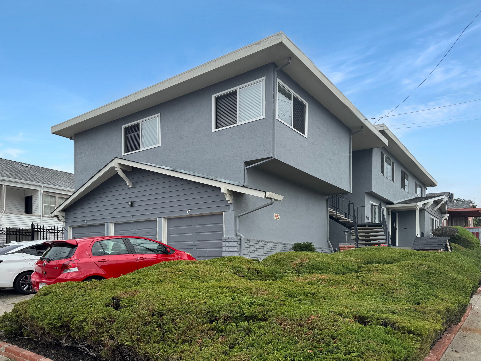 2105 48th Ave, Oakland, CA for Sale