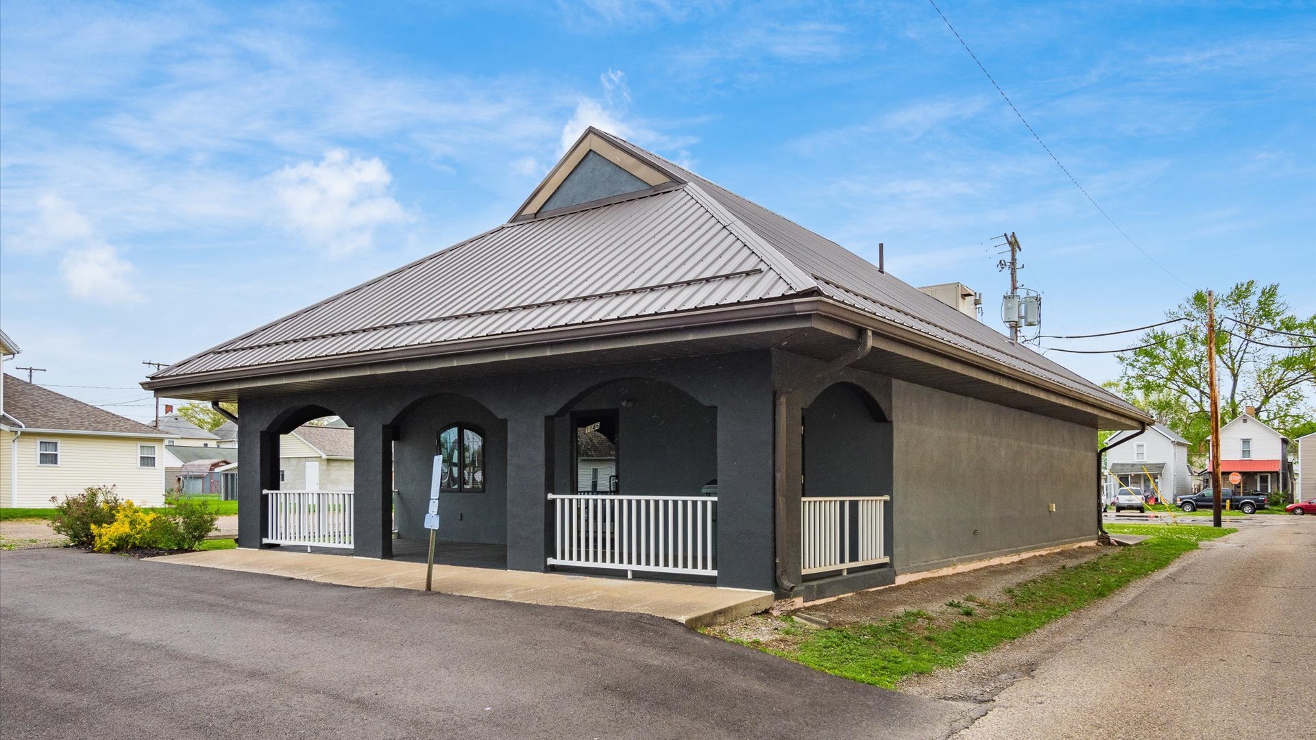 1146 Walnut St, Coshocton, OH for Sale
