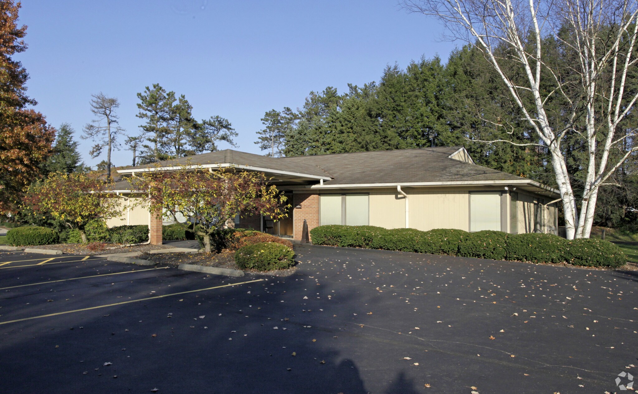 241 Perry Hwy Harmony, PA 16037 Office Property for Lease on
