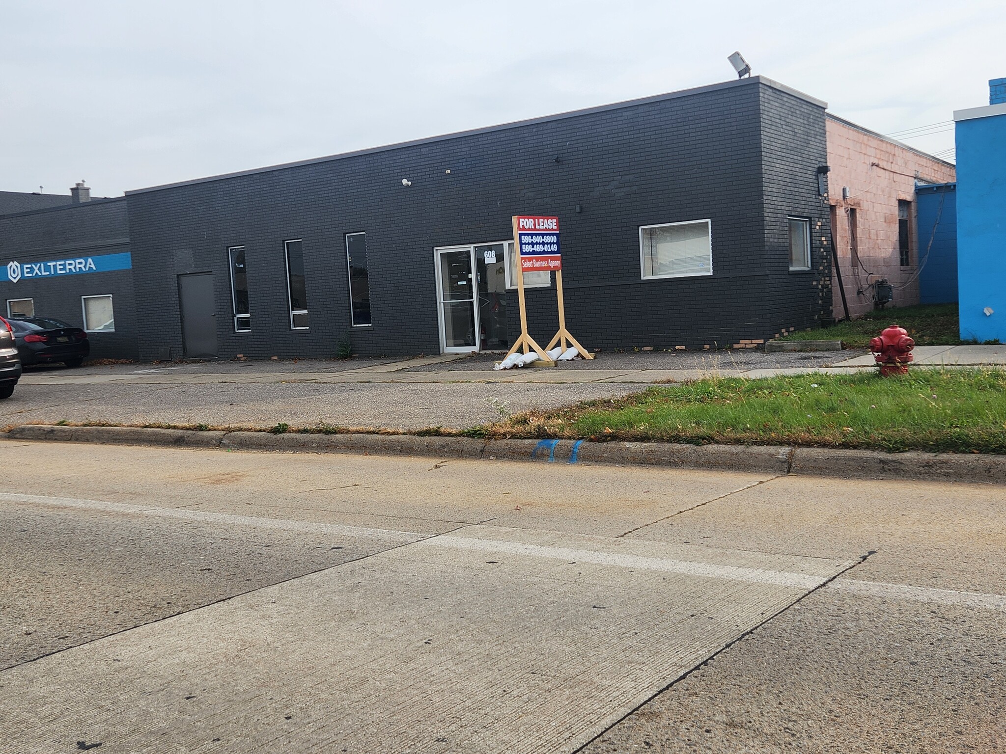 608 E Ten Mile Rd, Hazel Park, MI for Rent