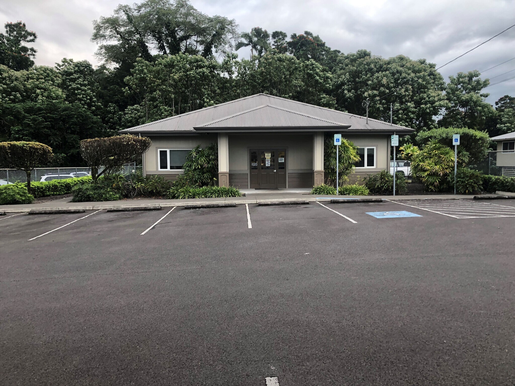183 Mohouli St Hilo, HI 96720 Health Care Property for Lease on