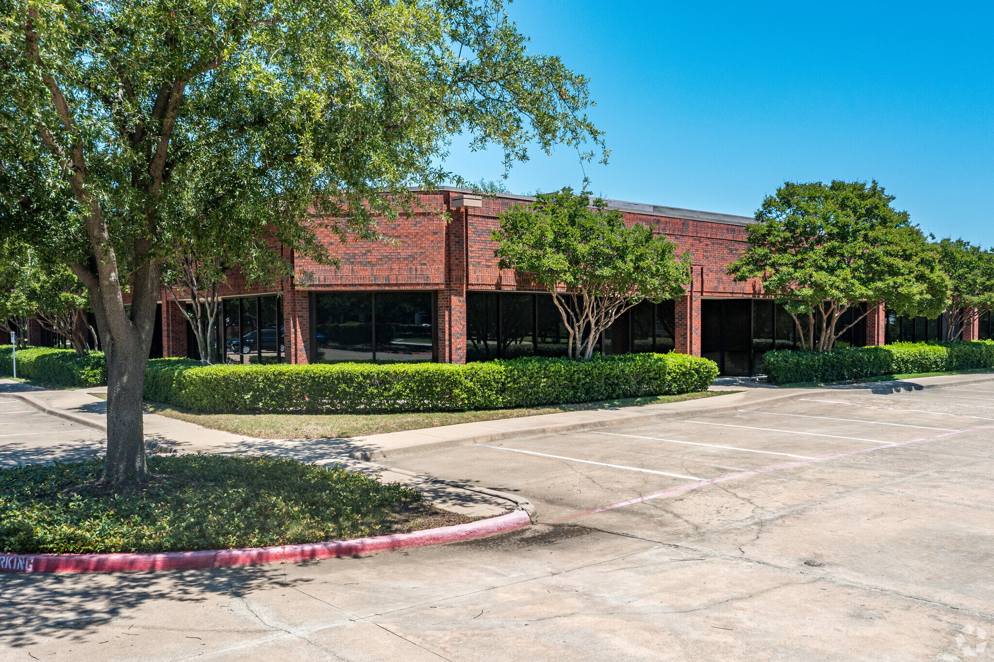 6303 Commerce Dr, Irving, TX for Rent