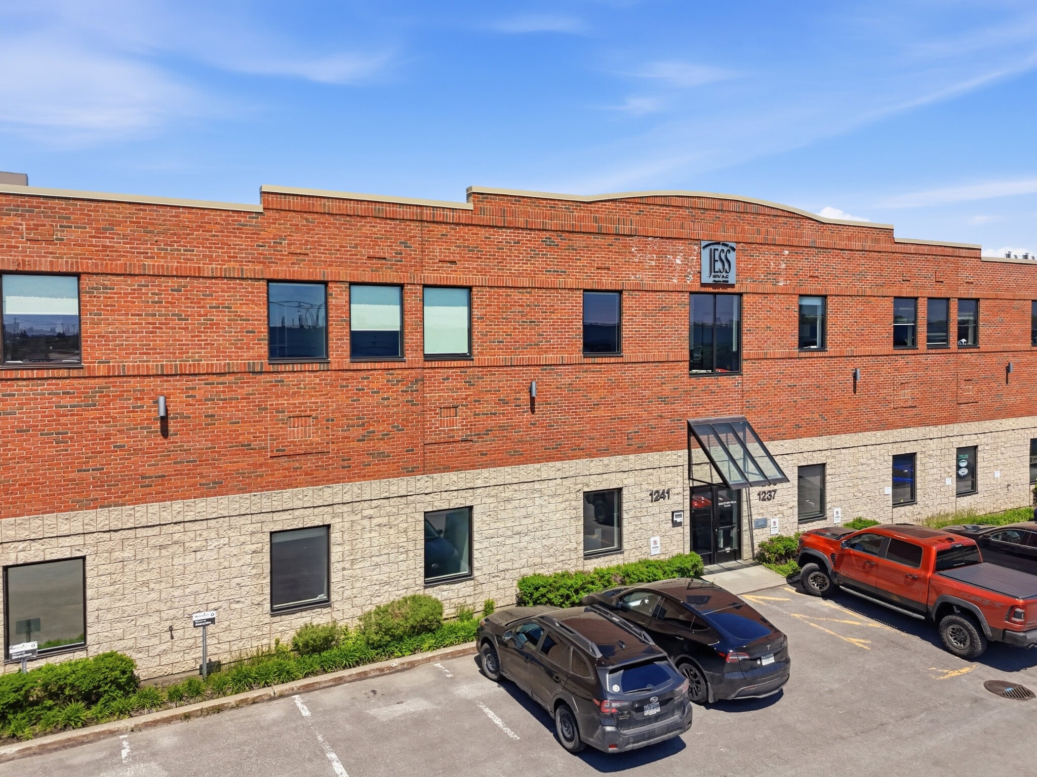 1233-1241 Dagenais O O, Laval, QC for Rent