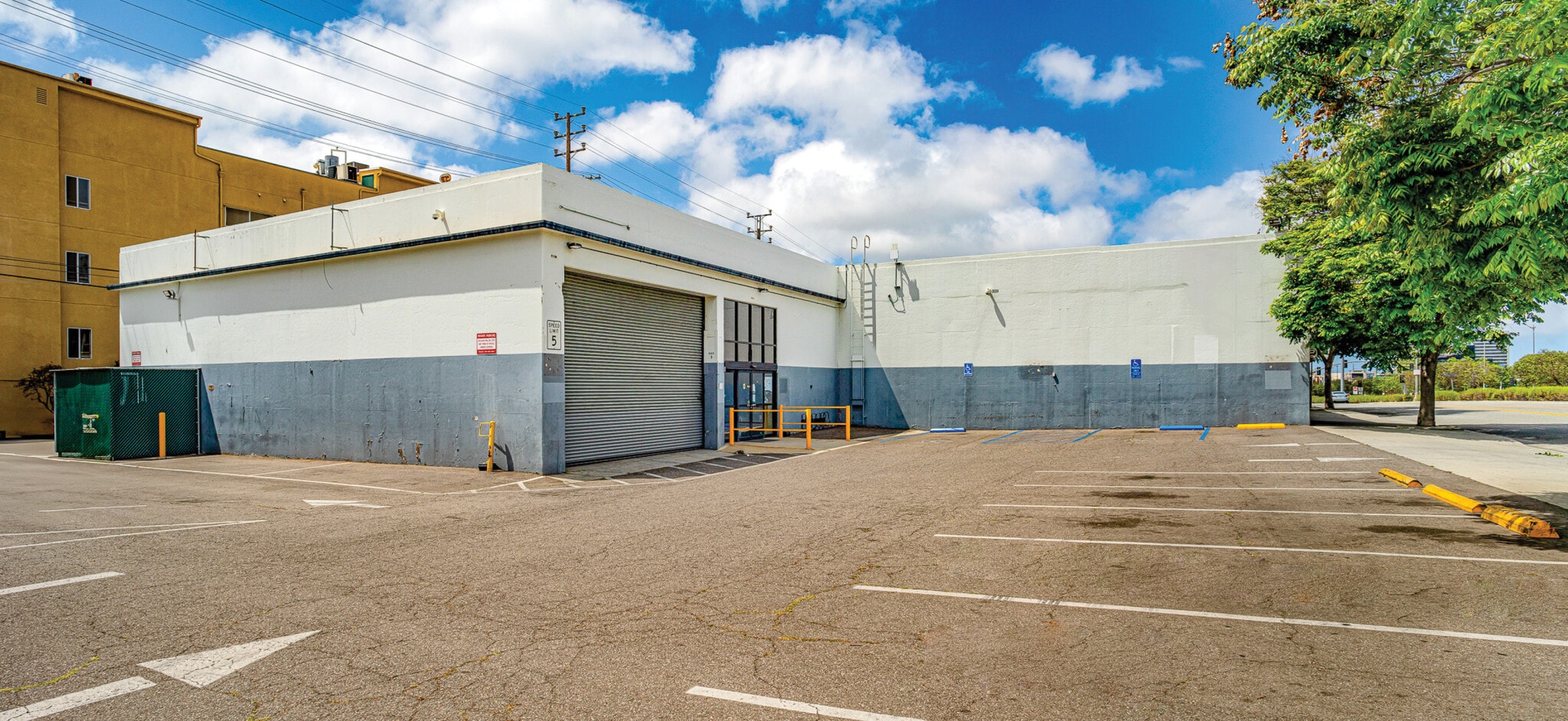 10690 Santa Monica Blvd, Los Angeles, CA for Rent