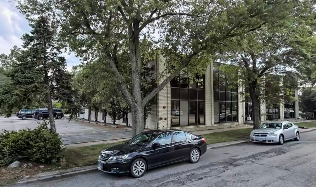 10001 W Derby Ln, Westchester, IL for Sale