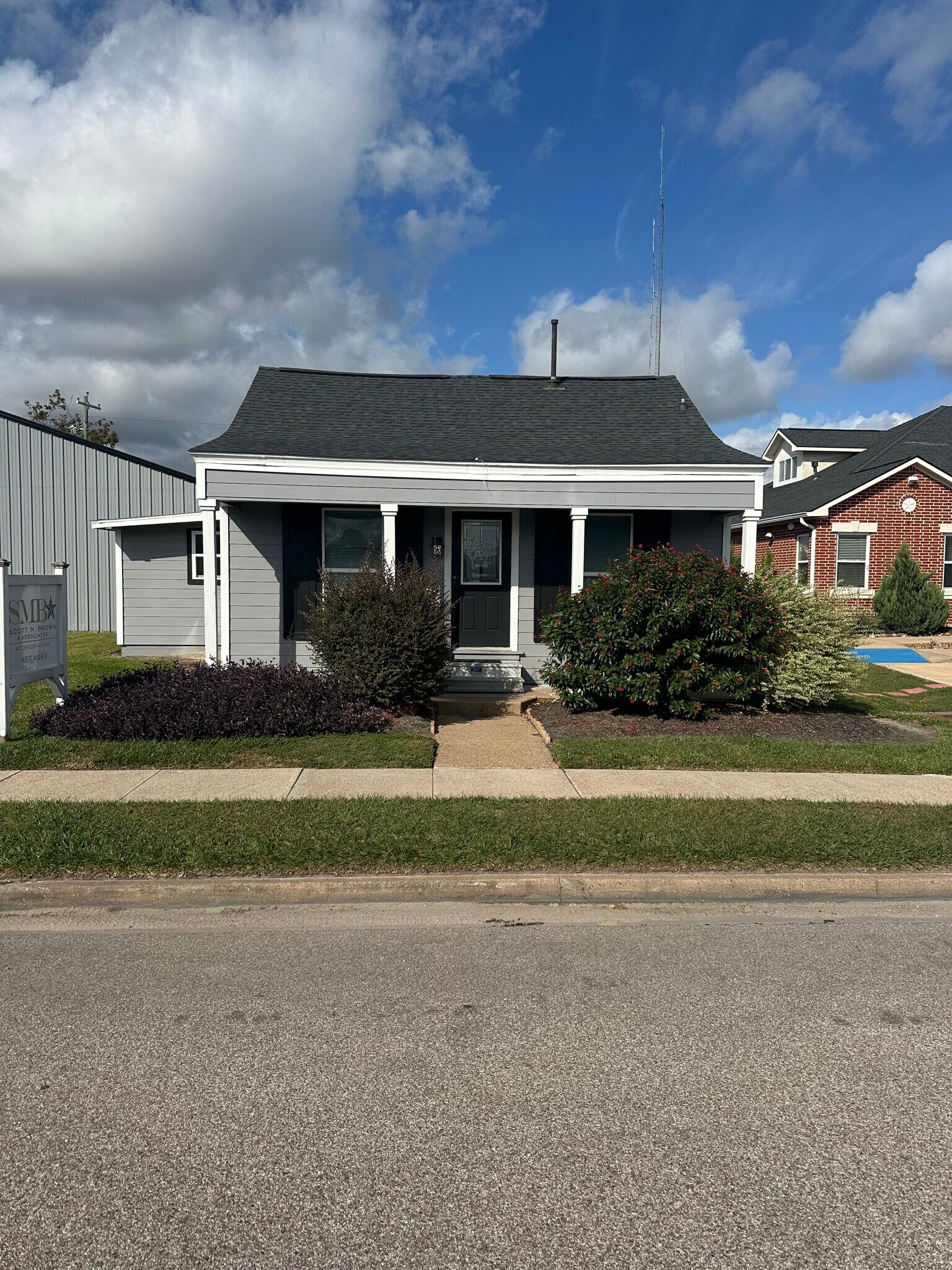 117 E Myrtle St, Angleton, TX for Rent