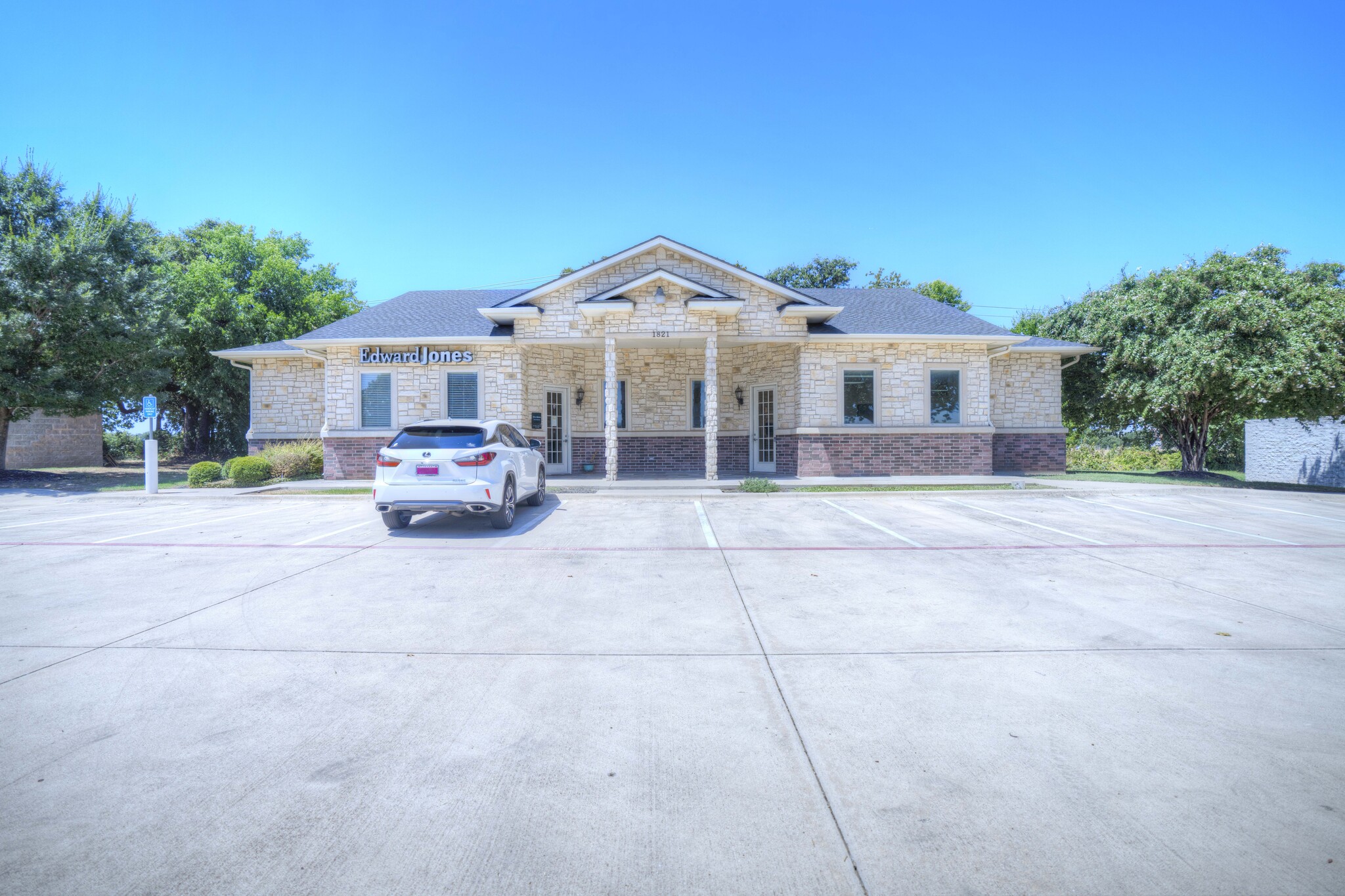 1821 Precinct Line Rd, Hurst, TX for Rent