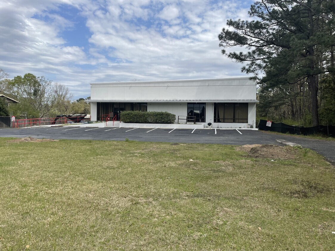 3957 Dauphin Island Pky, Mobile, AL for Rent