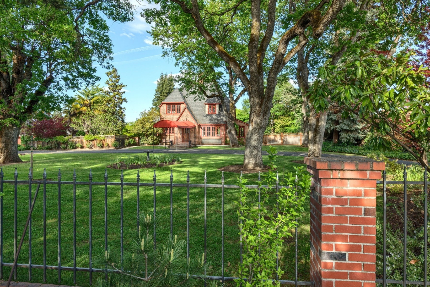 2336 Table Rock Rd, Medford, OR for Sale