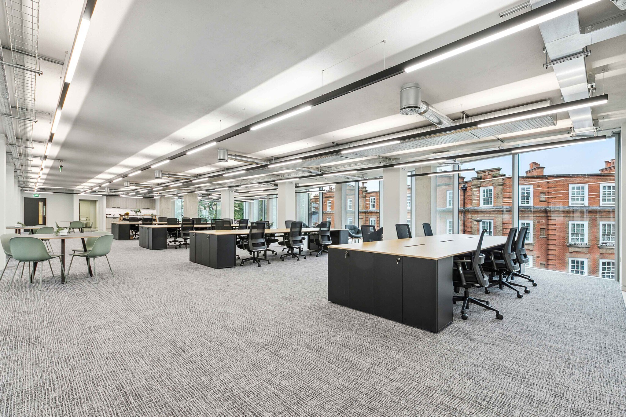 20 Fulham Broa, London, LND for Rent