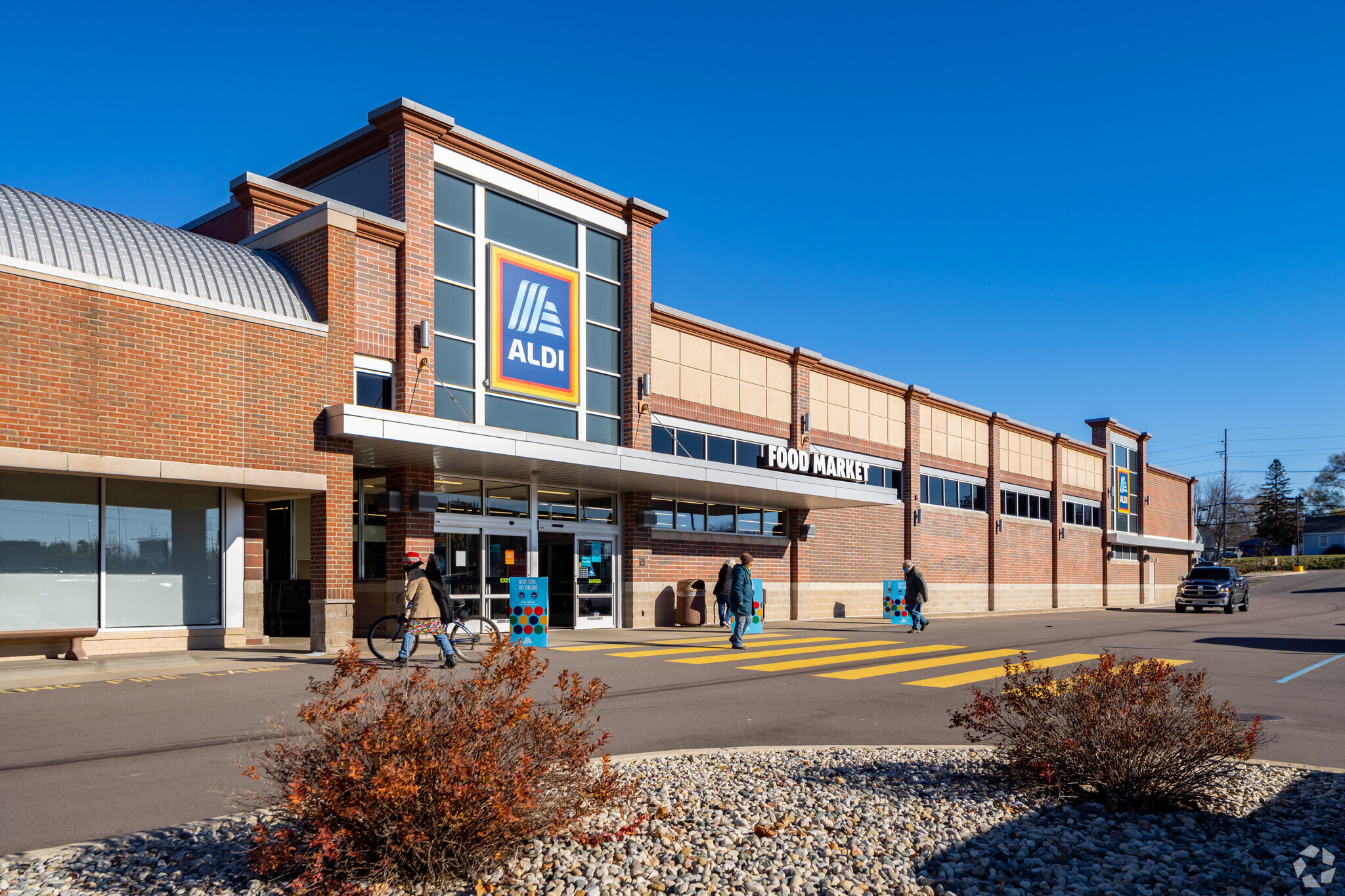 5012-5160 Highland Rd, Waterford, MI for Rent