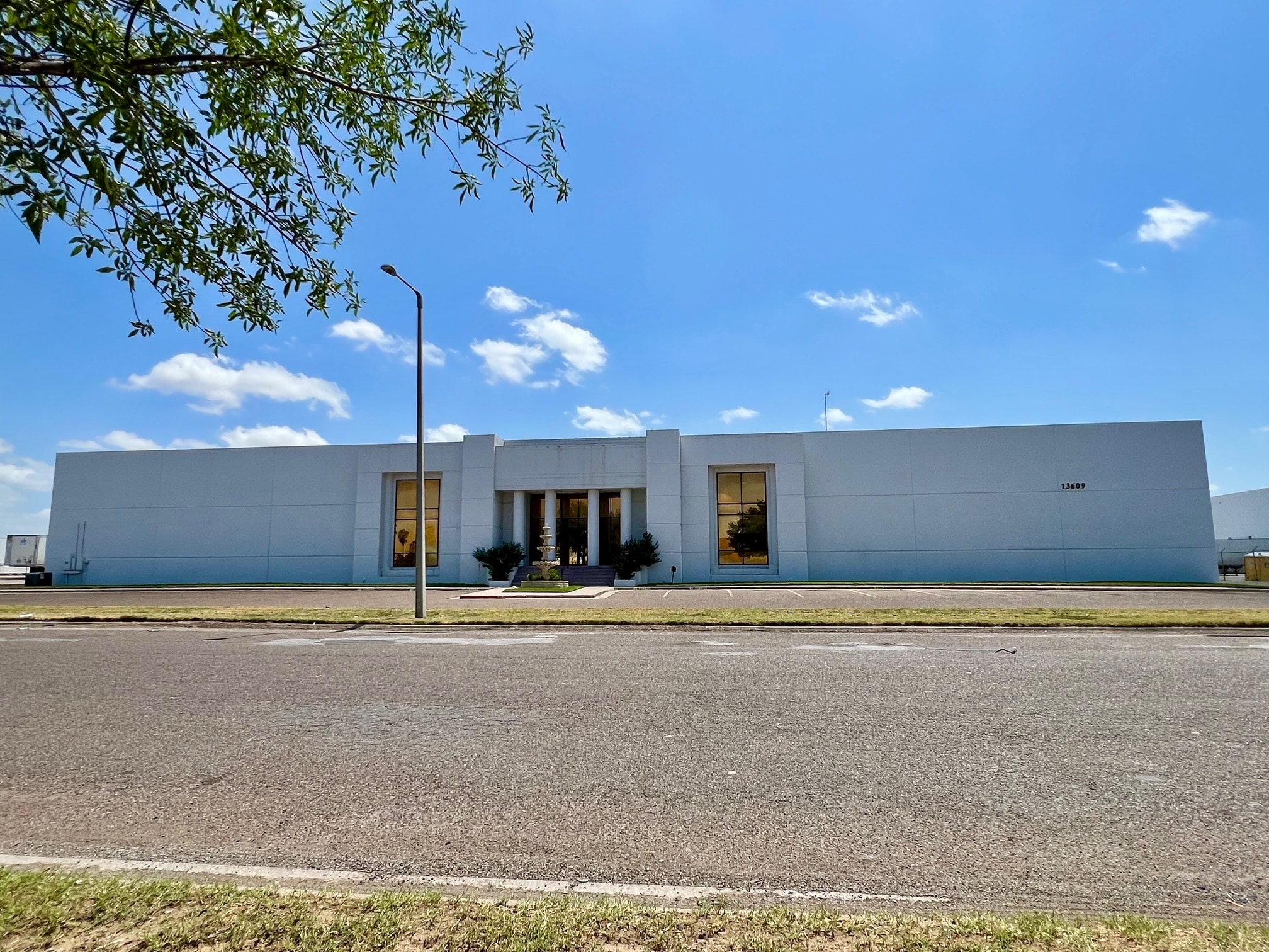 13609 Archer Dr, Laredo, TX for Sale