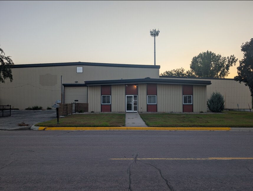 1119 Center St, North Mankato, MN for Sale