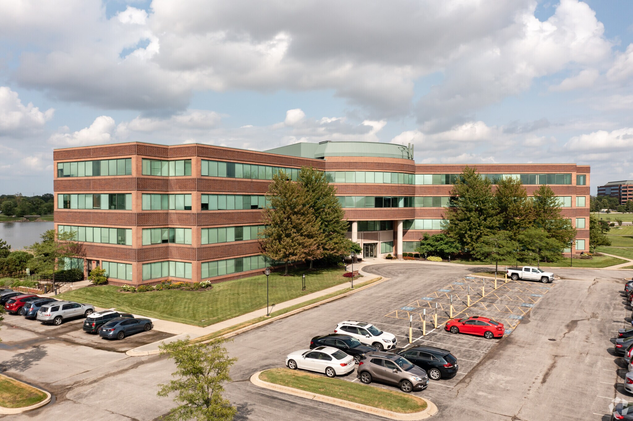 333 Pierce Rd, Itasca, IL for Rent