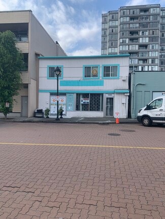 West Vancouver, BC Storefront - 1485 Clyde Ave
