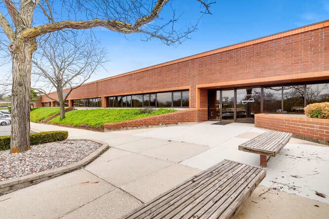 201-203 N Gables Blvd, Wheaton, IL for Sale