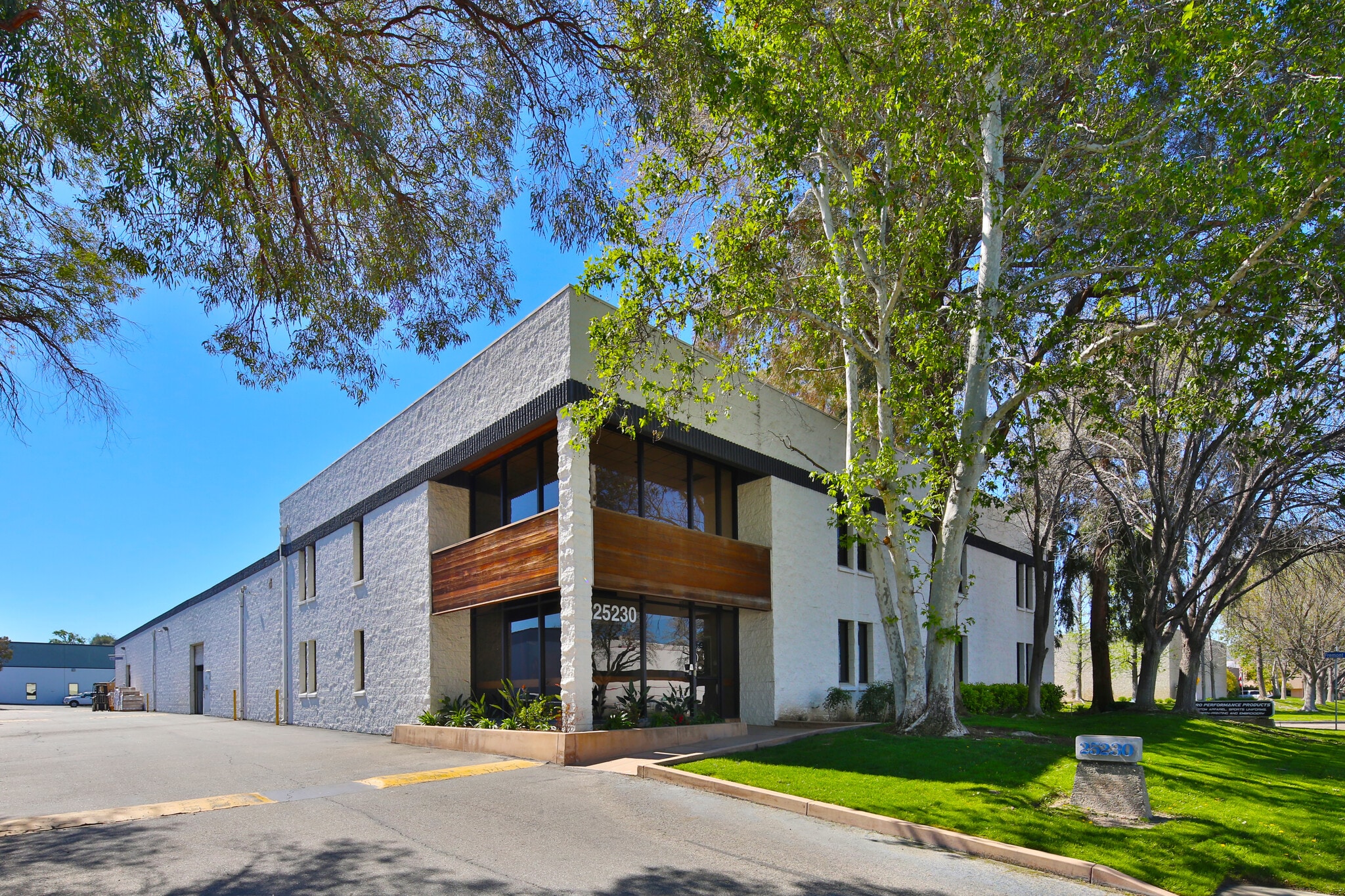 25230 Avenue Stanford Valencia, CA 91355 Industrial Property for Sale