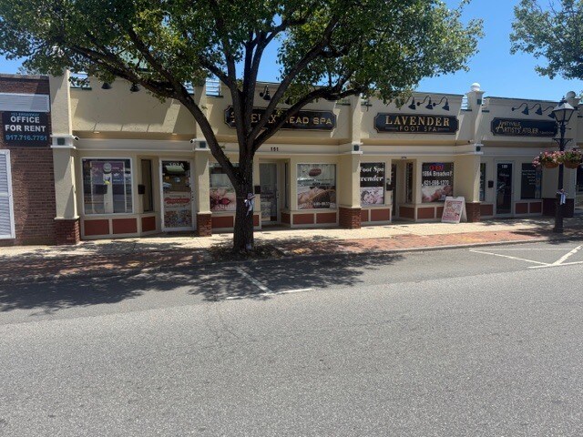 187-191 Broadway, Amityville, NY for Rent