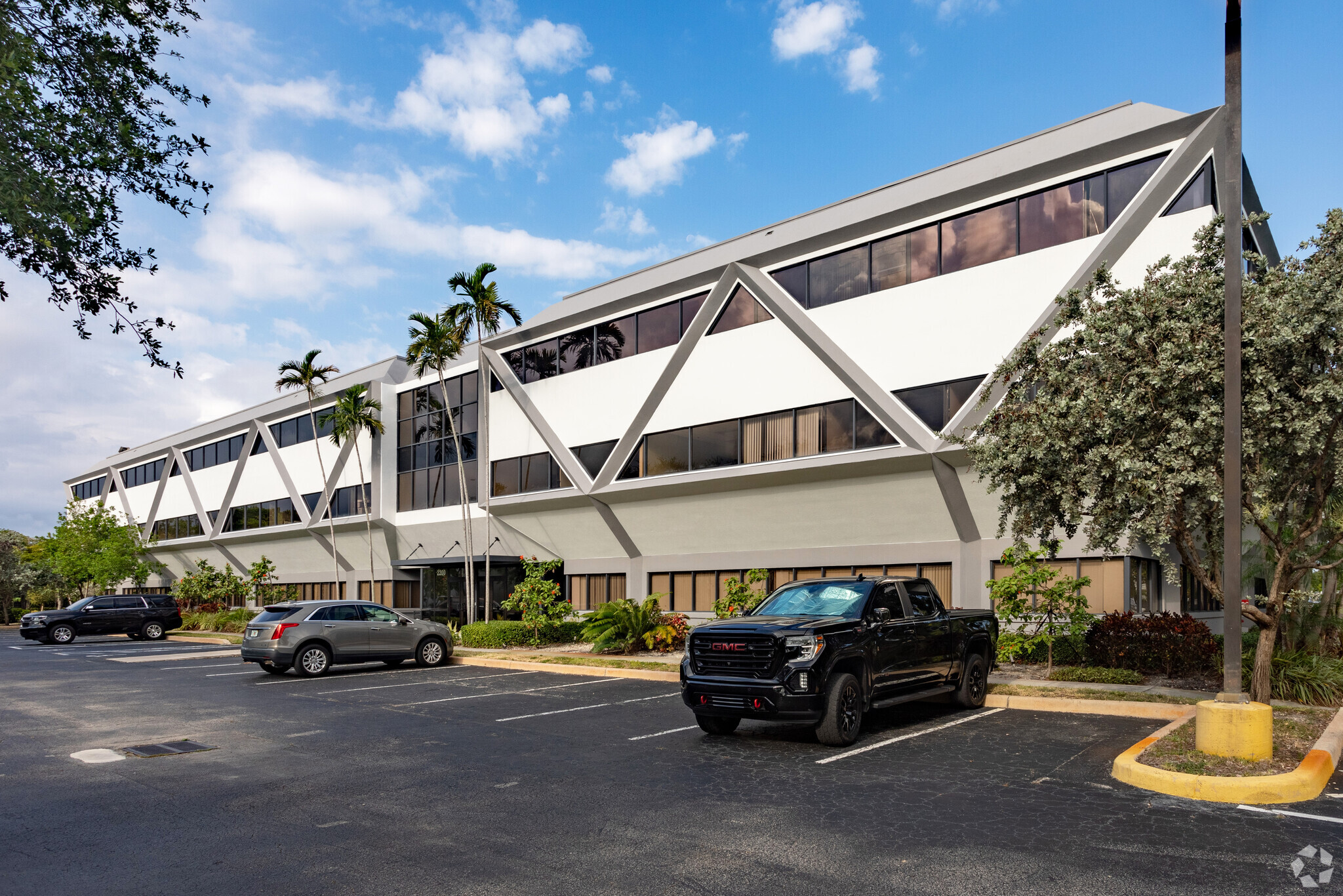 2200 W Commercial Blvd, Fort Lauderdale, FL for Sale