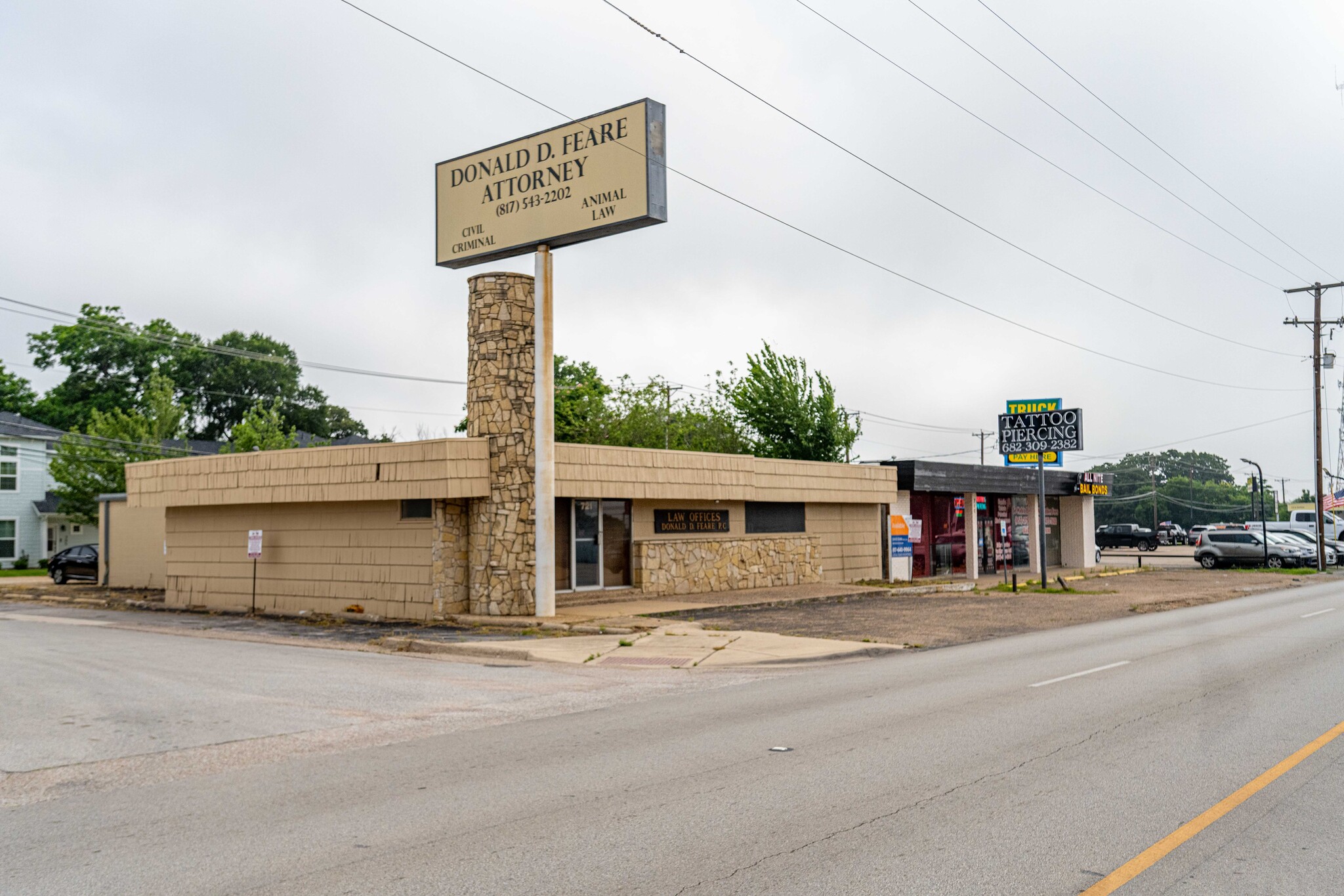 721 W Division St, Arlington, TX for Sale