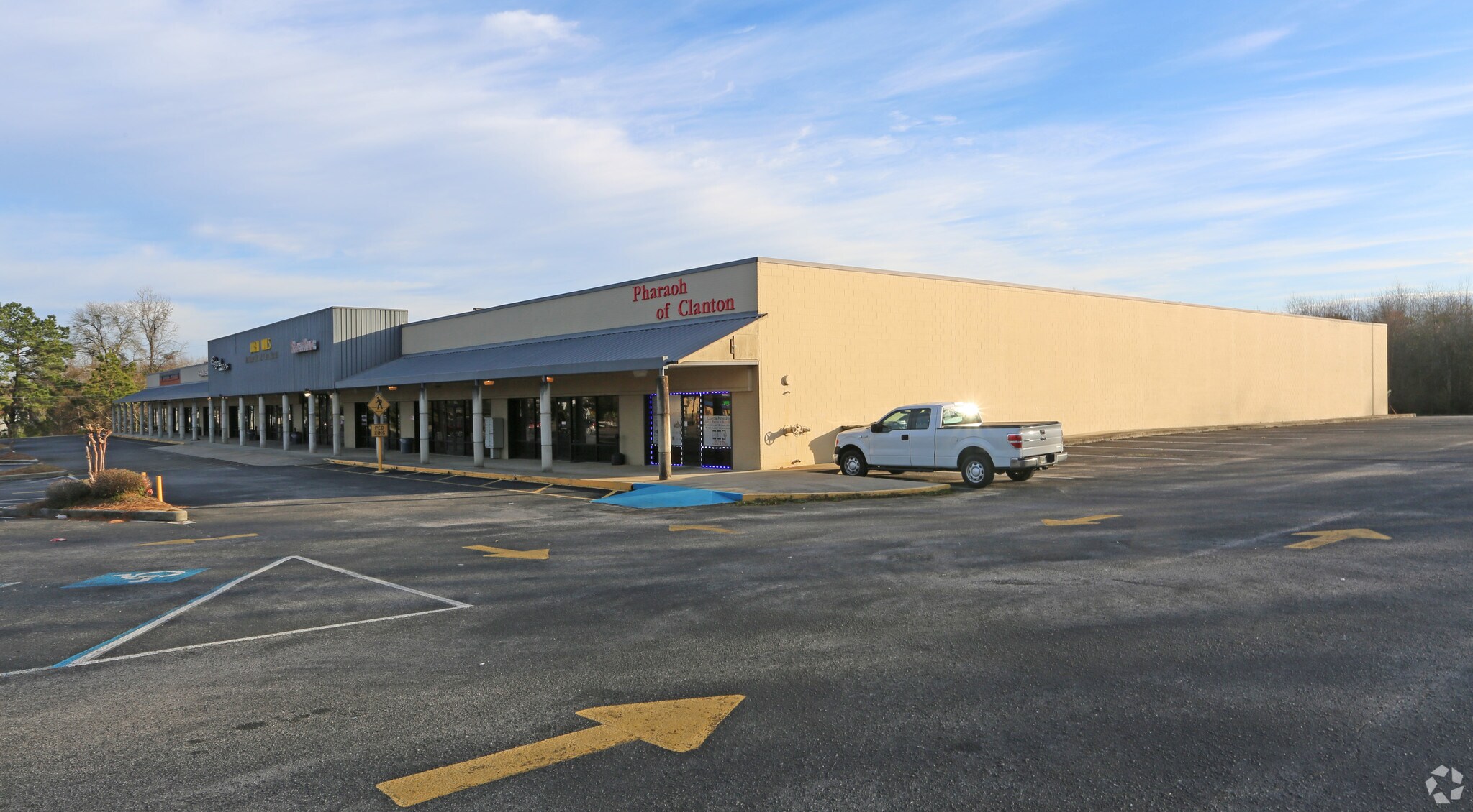 200 Town Mart, Clanton, AL for Sale