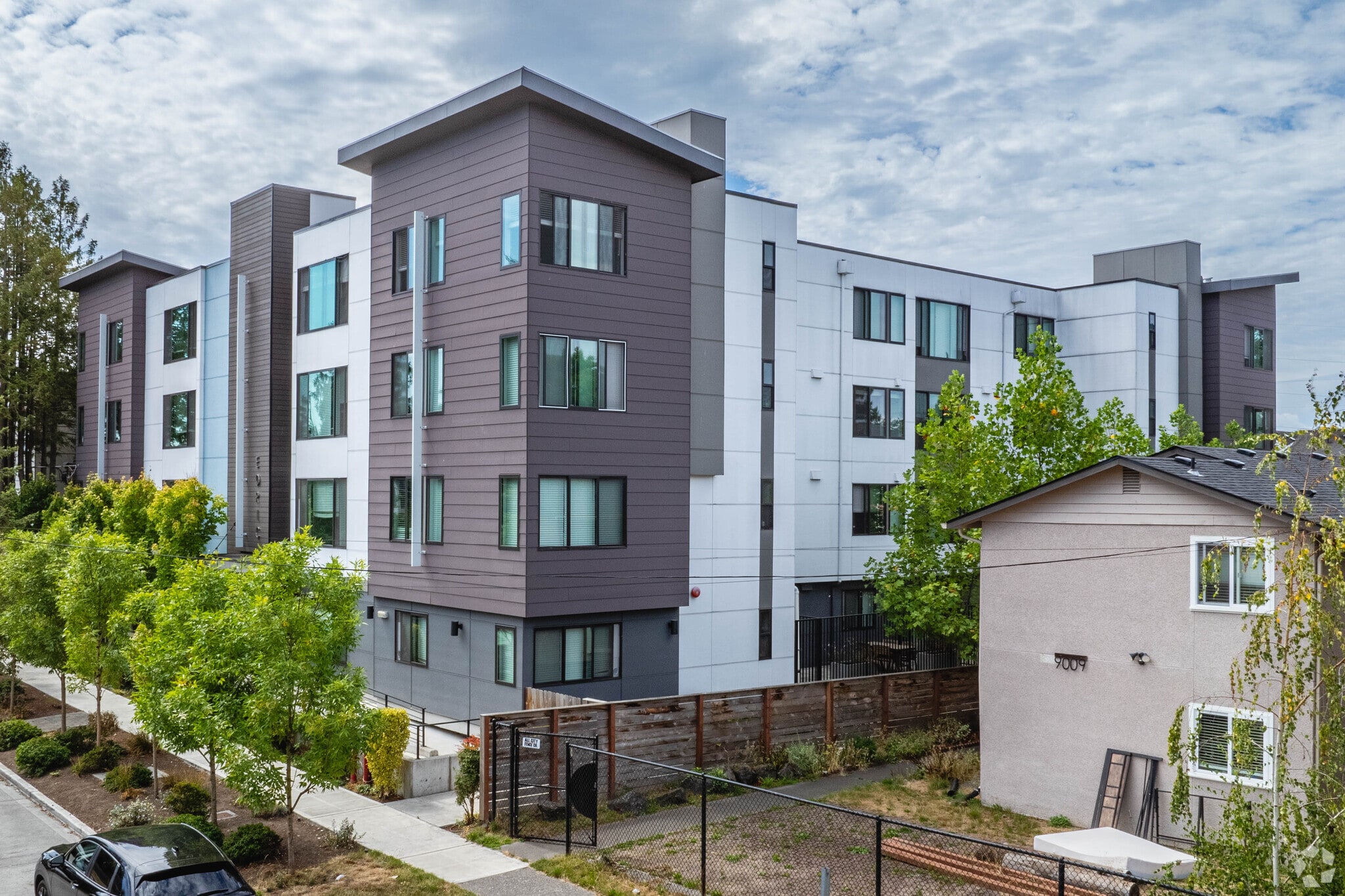 9021 17th Ave SW, Seattle, WA for Sale