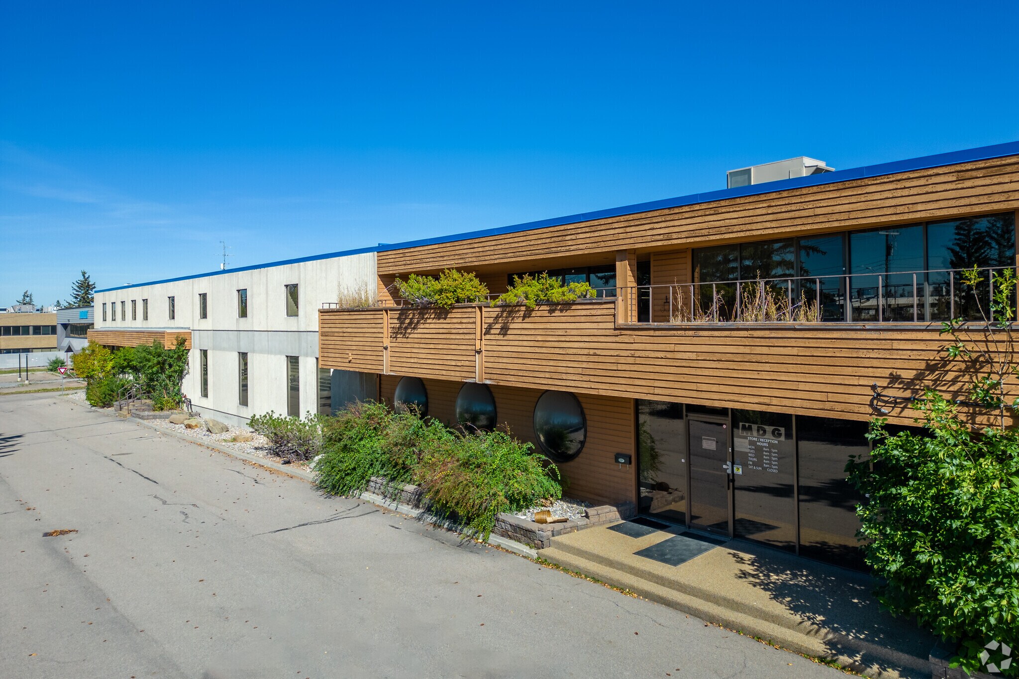 3526 26th St NE, Calgary, AB for Rent