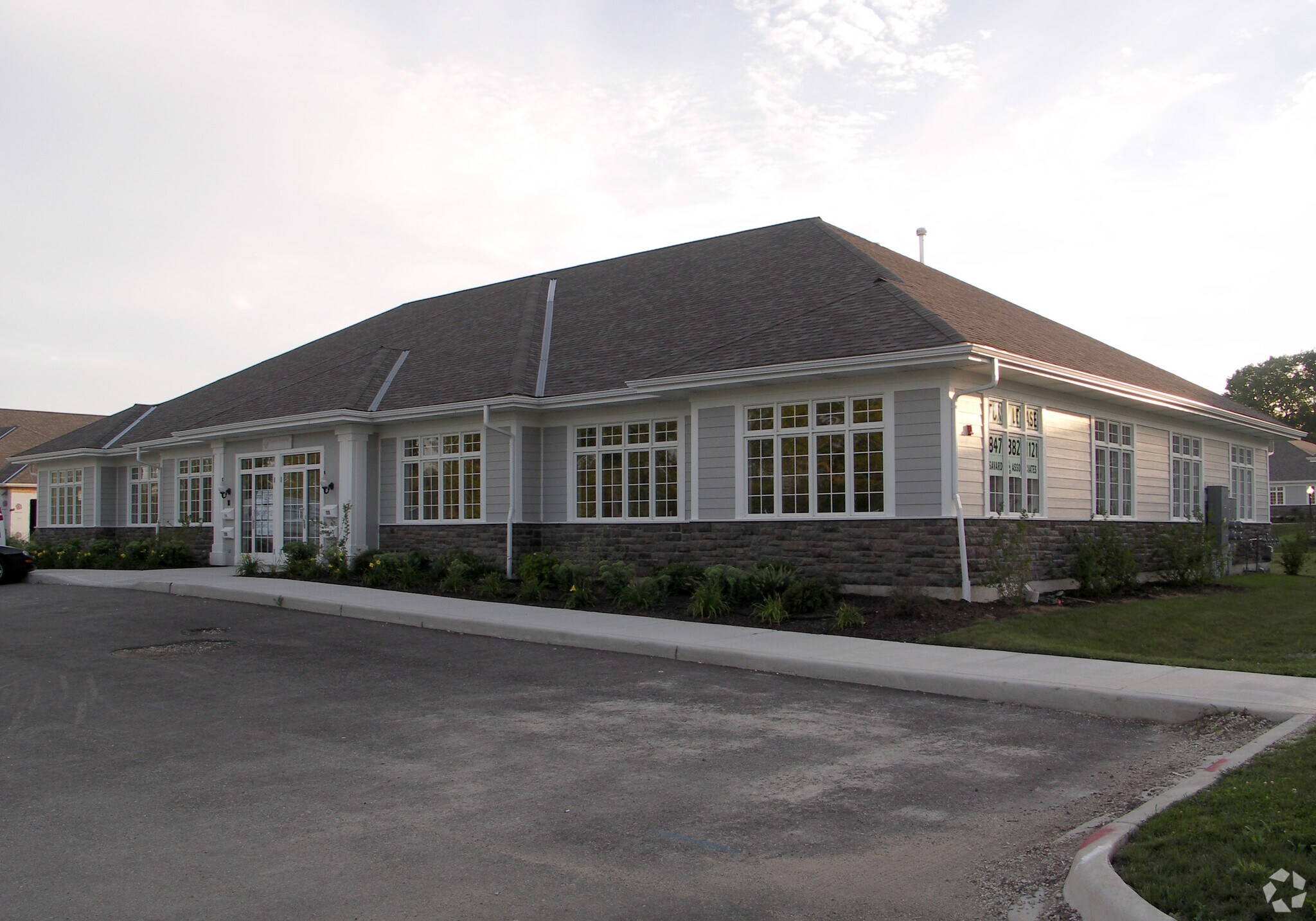 700-730 Fox Glen Ct, Fox River Grove, IL for Rent
