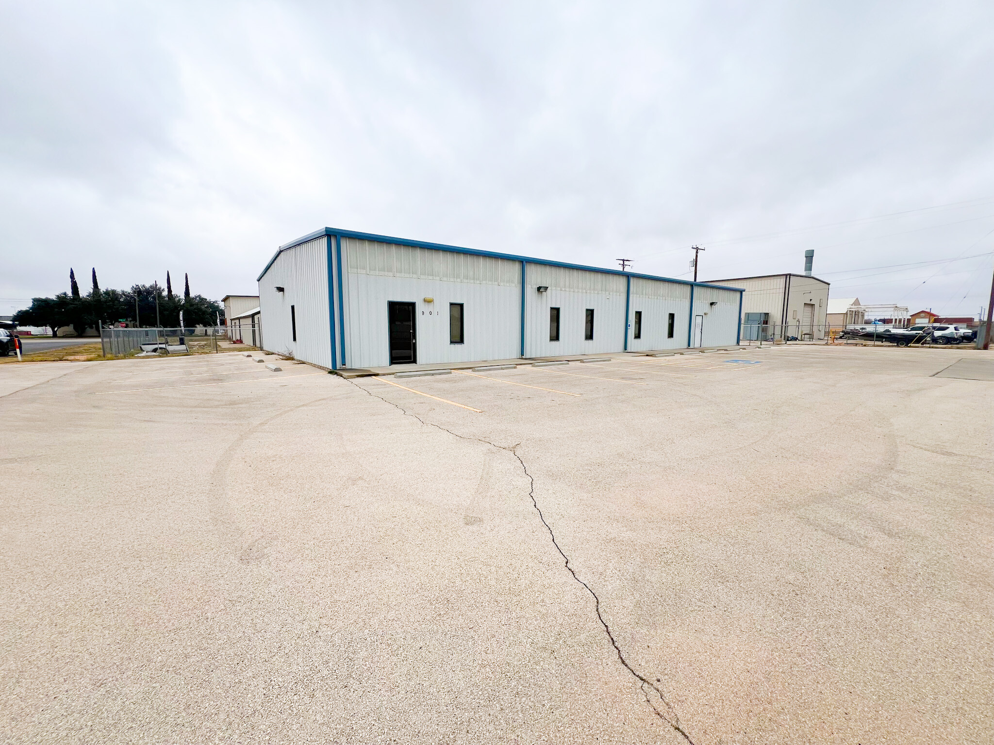 901 W 3rd St, Odessa, TX for Sale