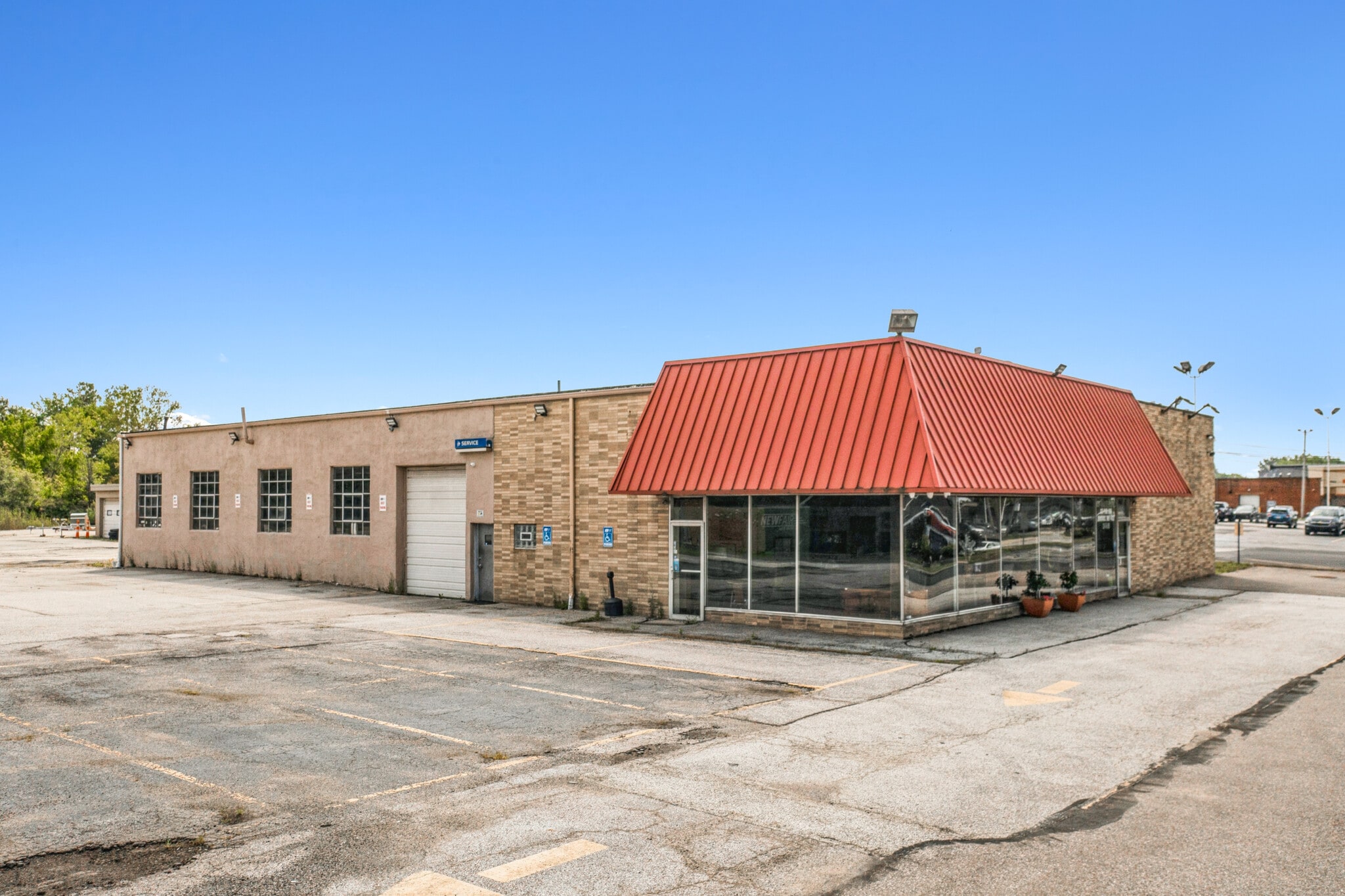 1633 Pearl Rd, Brunswick, OH for Rent