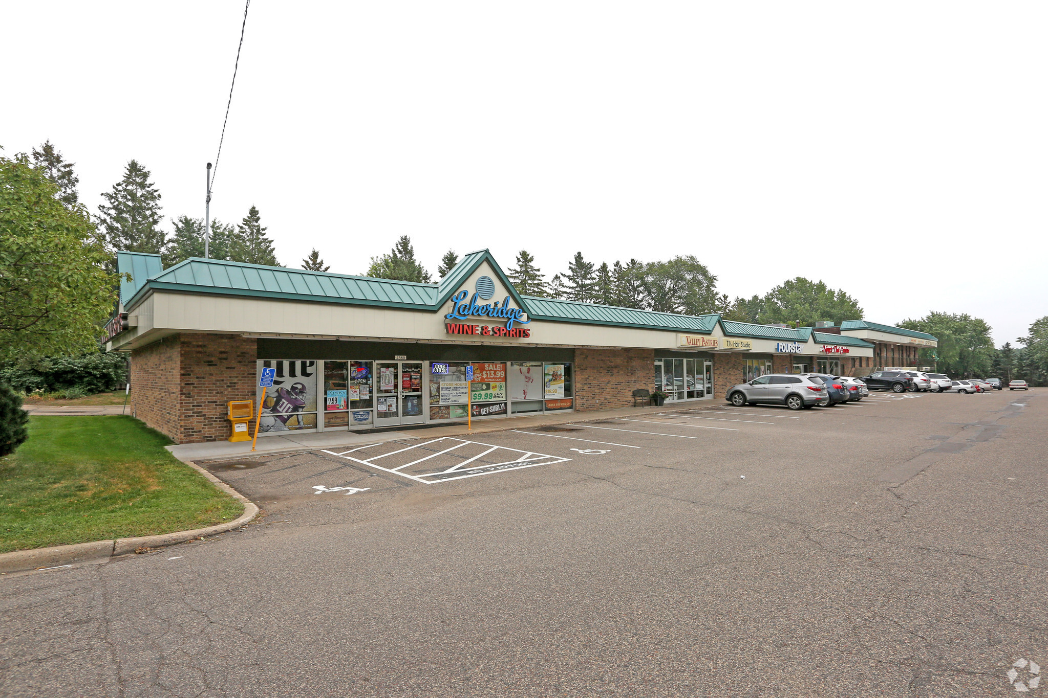 2504-2580 Hillsboro Ave N, Golden Valley, MN for Rent