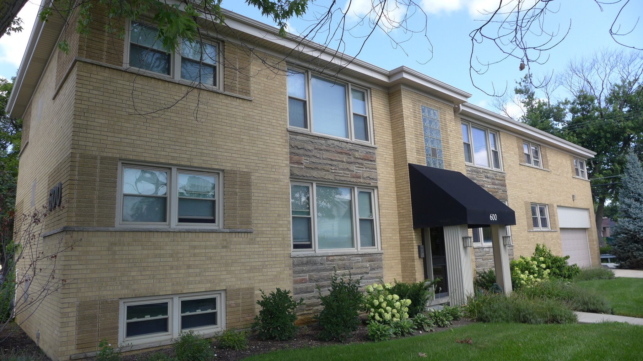 600 Higgins Rd, Park Ridge, IL for Rent