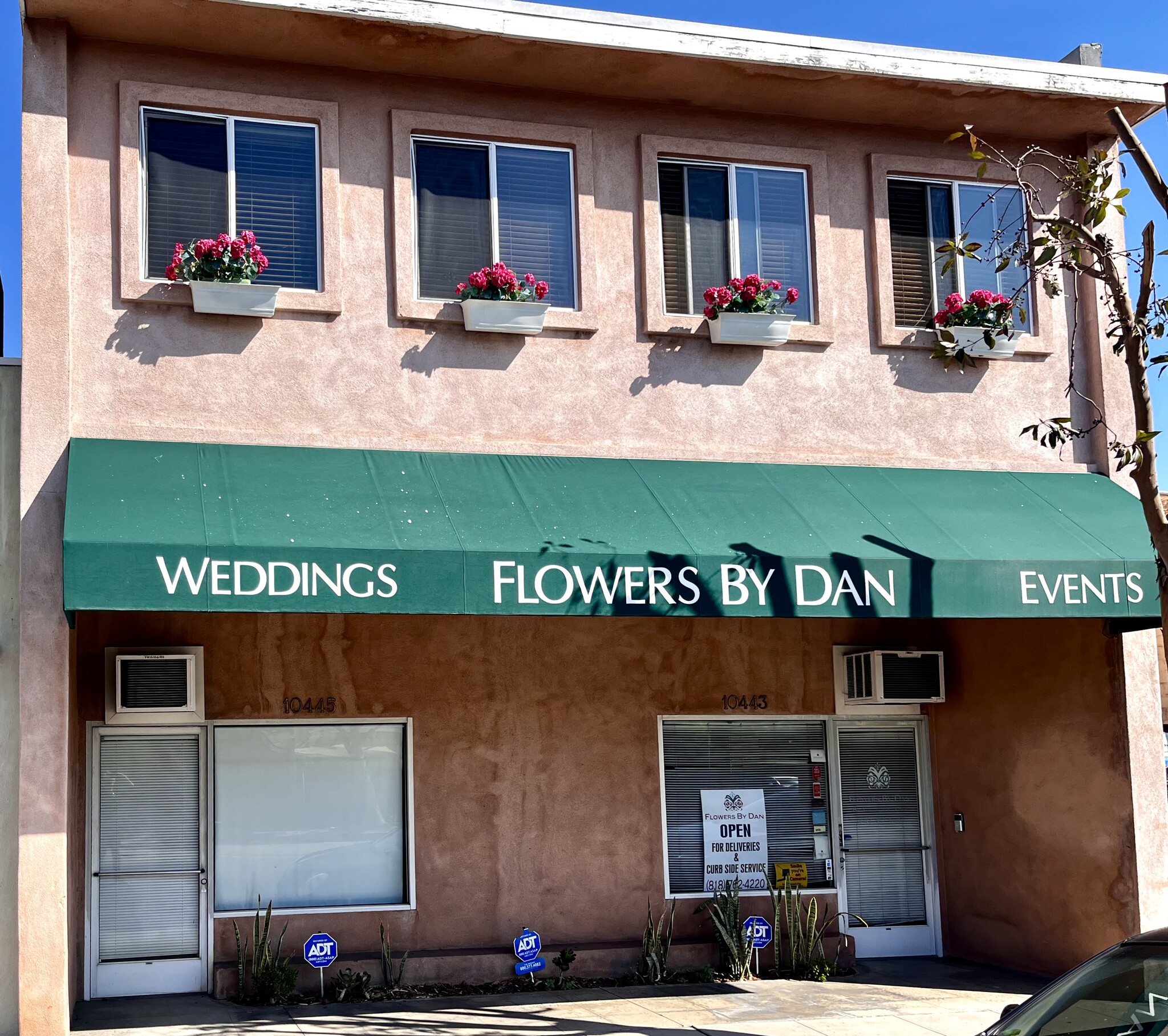 10443-10445 Magnolia Blvd, North Hollywood, CA for Sale