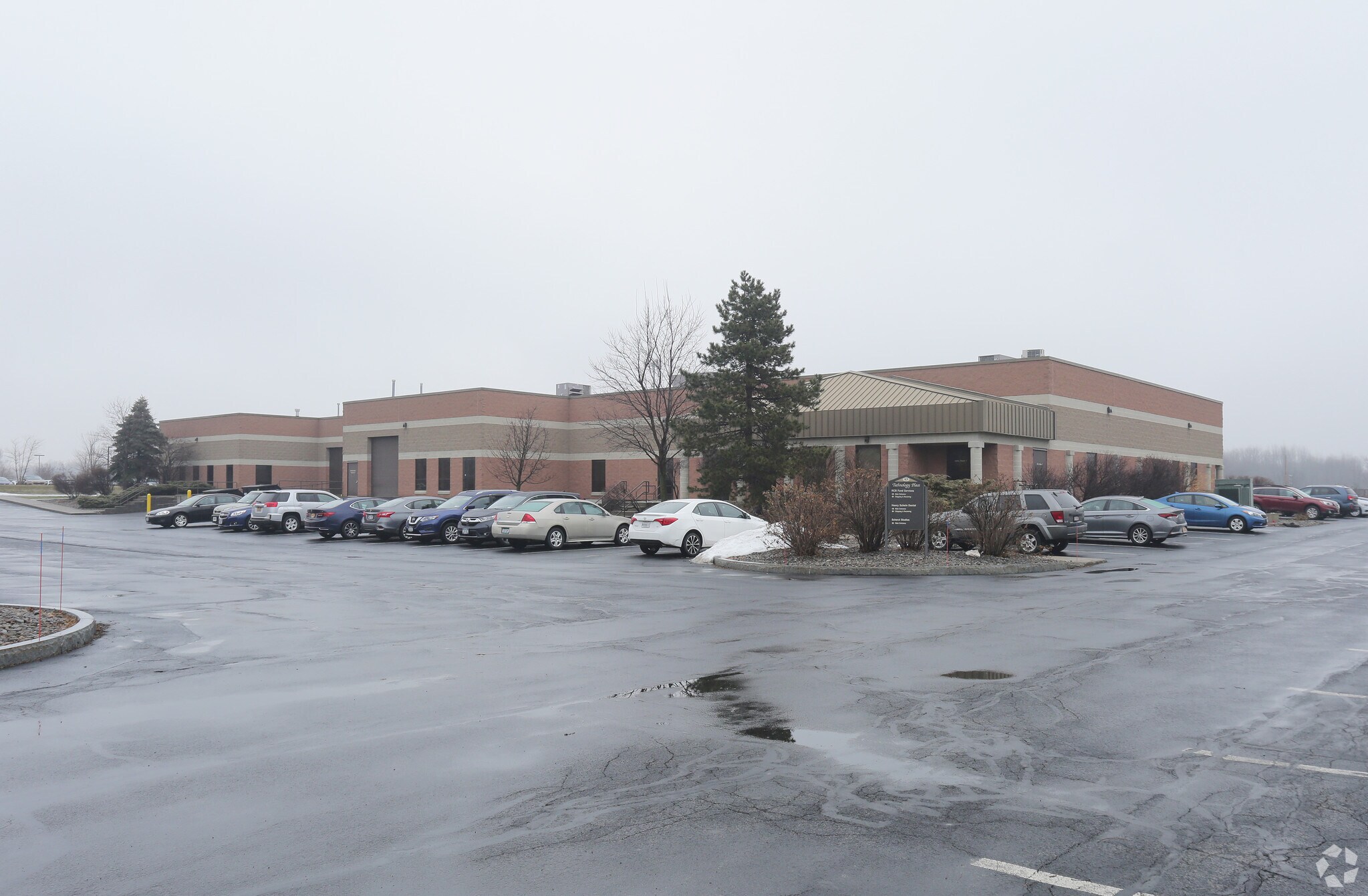 17 Technology Pl, East Syracuse, NY for Rent